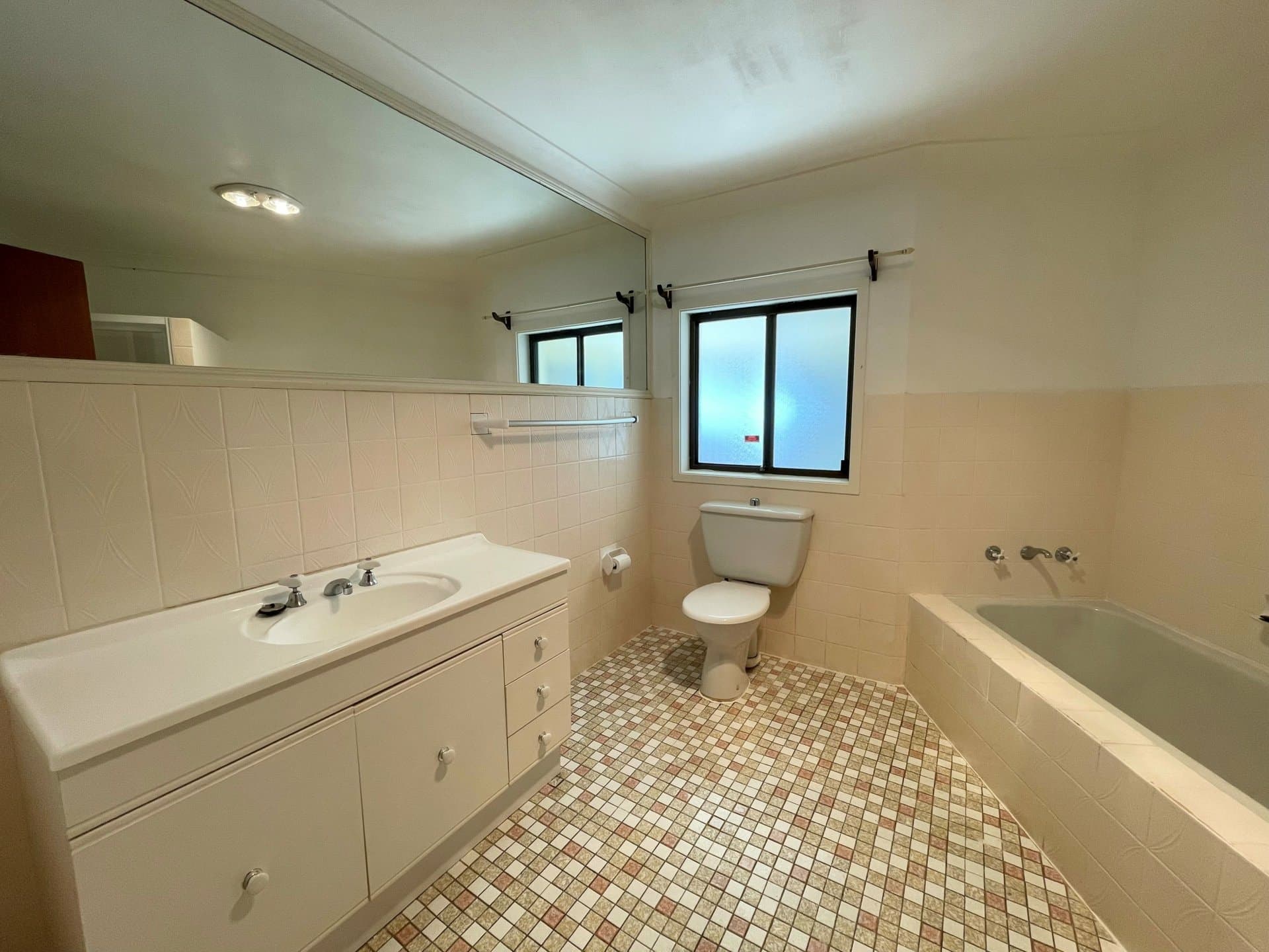 8 Jirang Place Glenmore Park NSW, Glenmore Park - Thumbnail 4