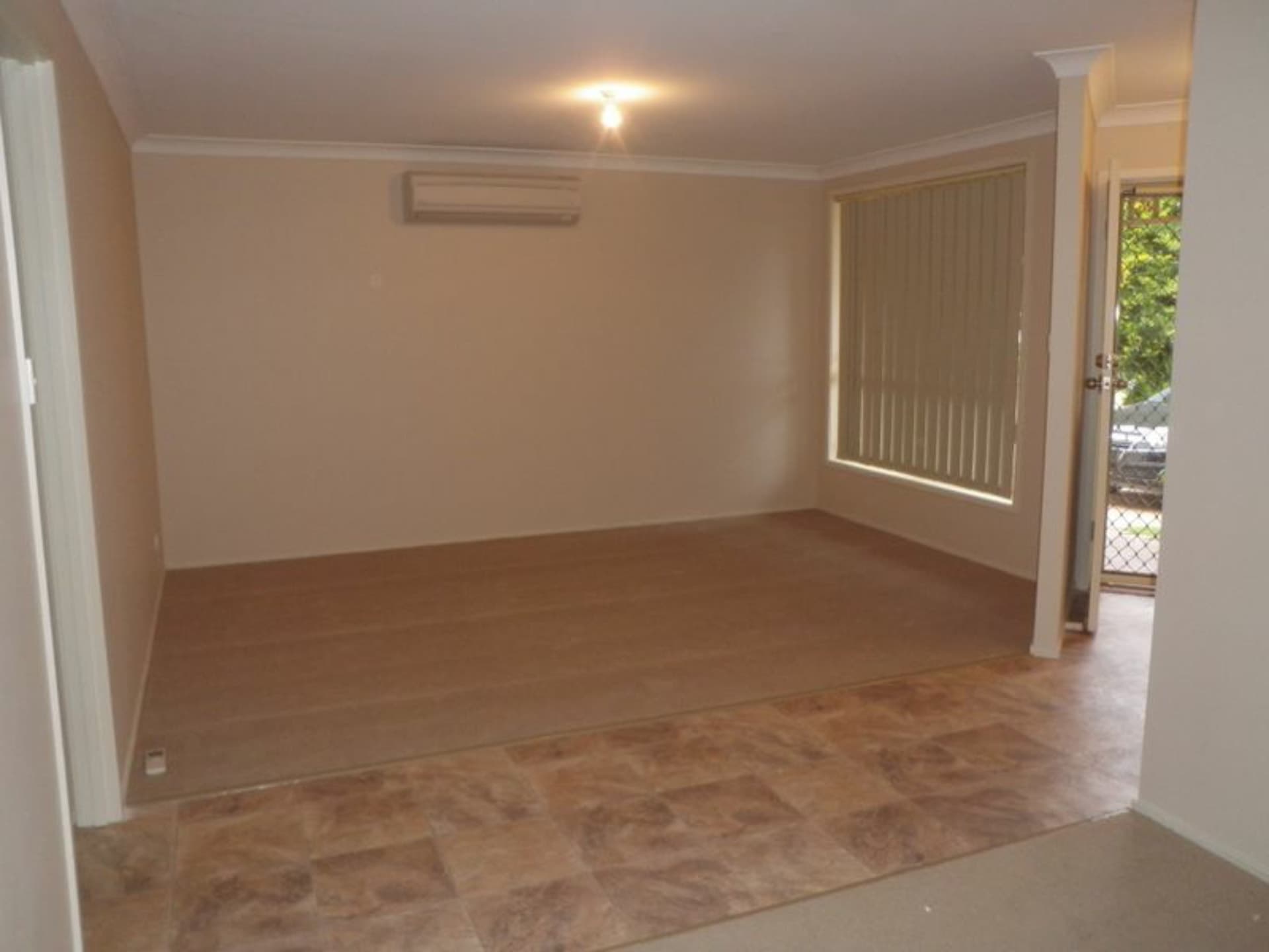 19 The Lakes Drives Glenmore Park NSW, Glenmore Park - Thumbnail 3