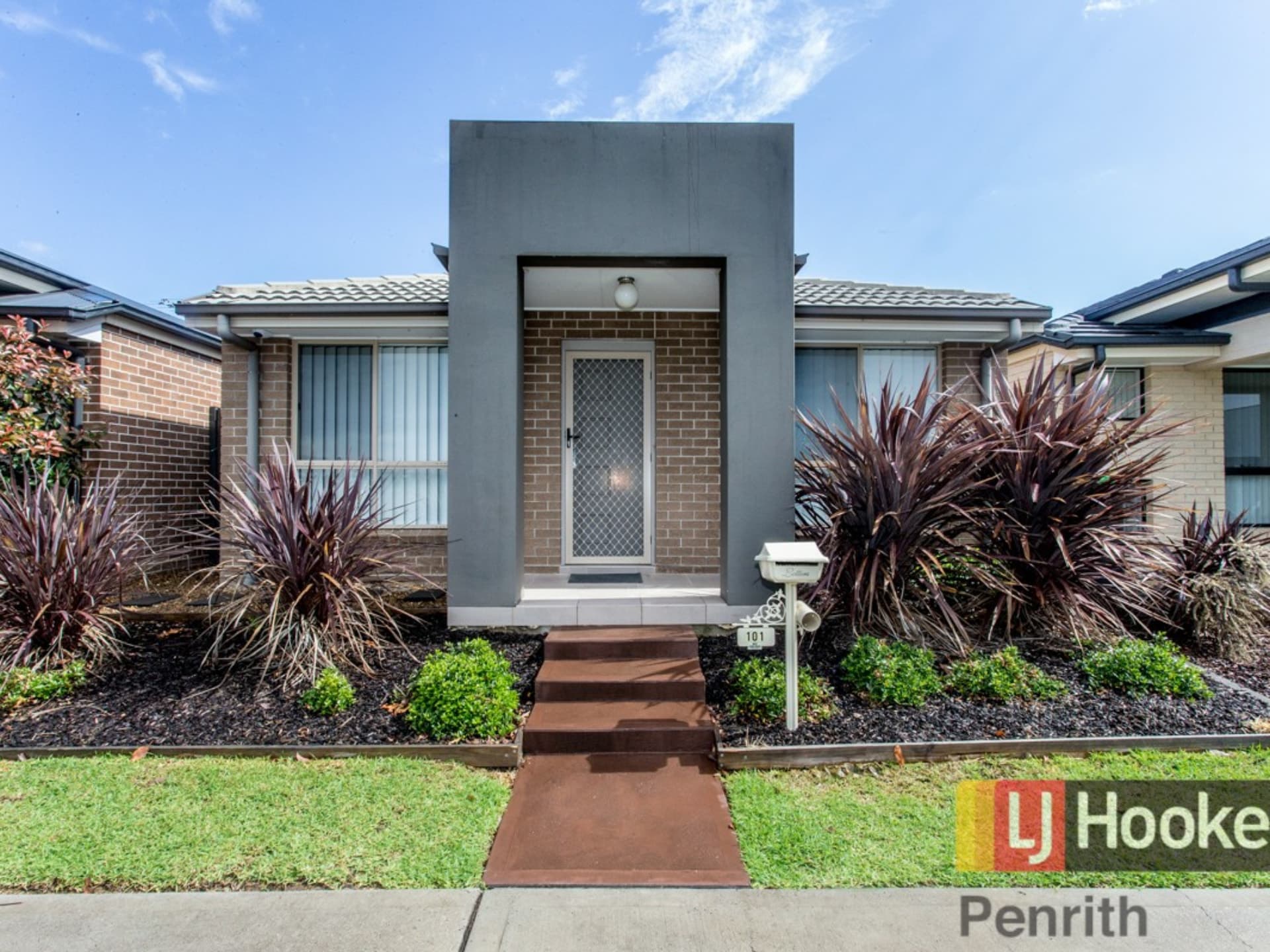 101 Glenmore Ridge Glenmore Park NSW, Glenmore Park - Image 1