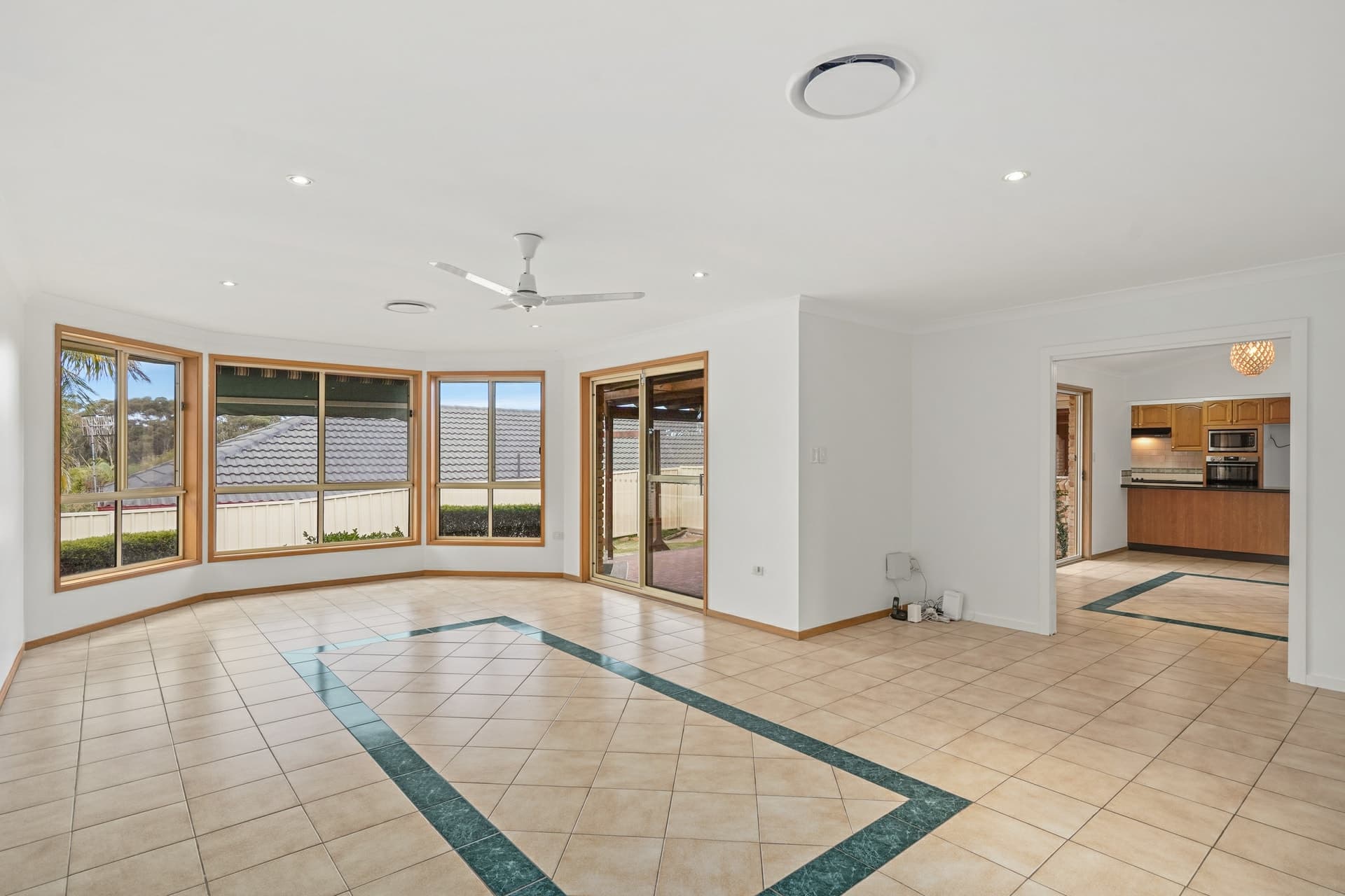 61 Bomaderry Crescent Glenning Valley NSW, Glenning Valley - Thumbnail 4