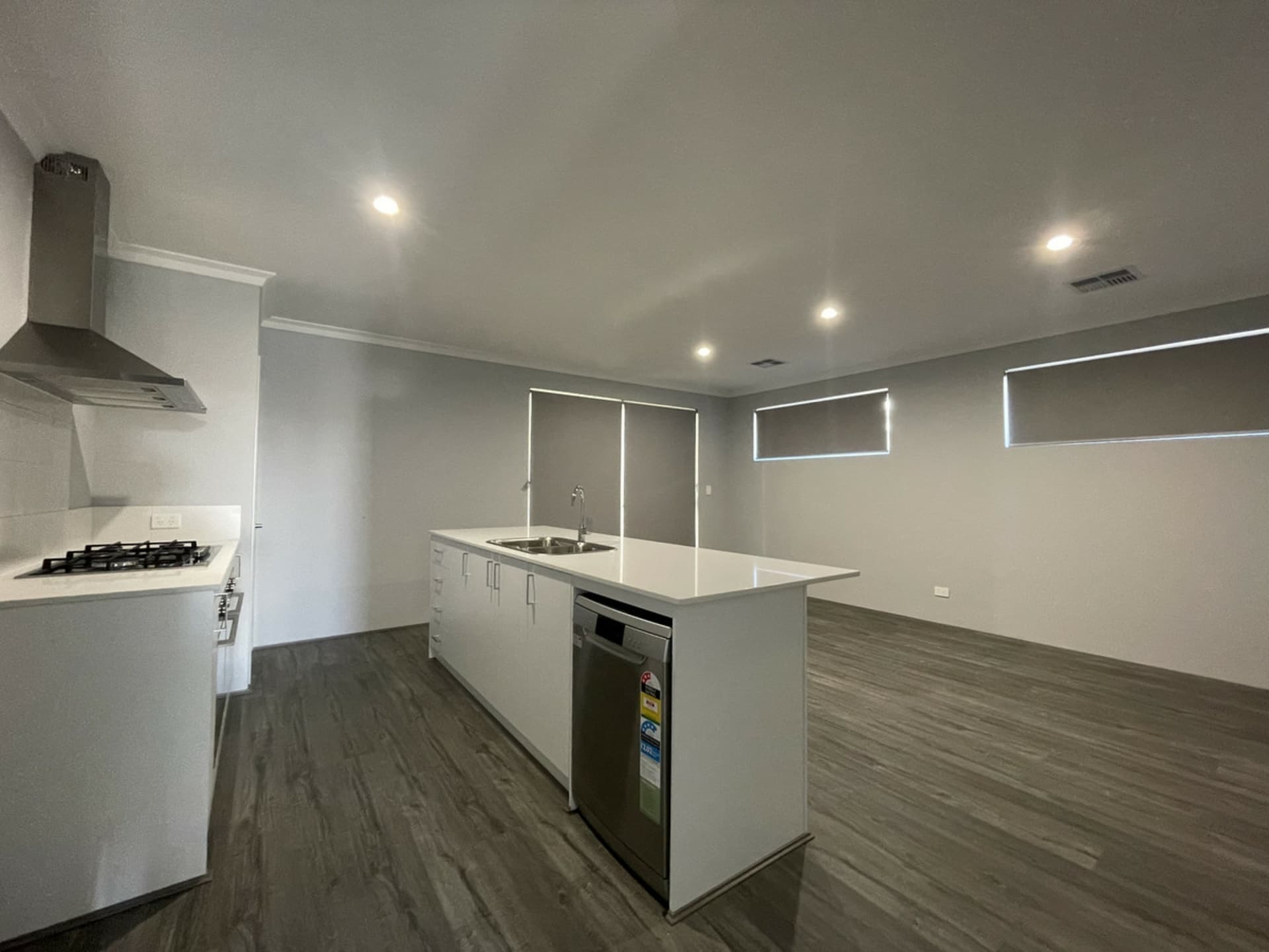 6 Sleaford Approach Golden Bay WA, Golden Bay - Thumbnail 4