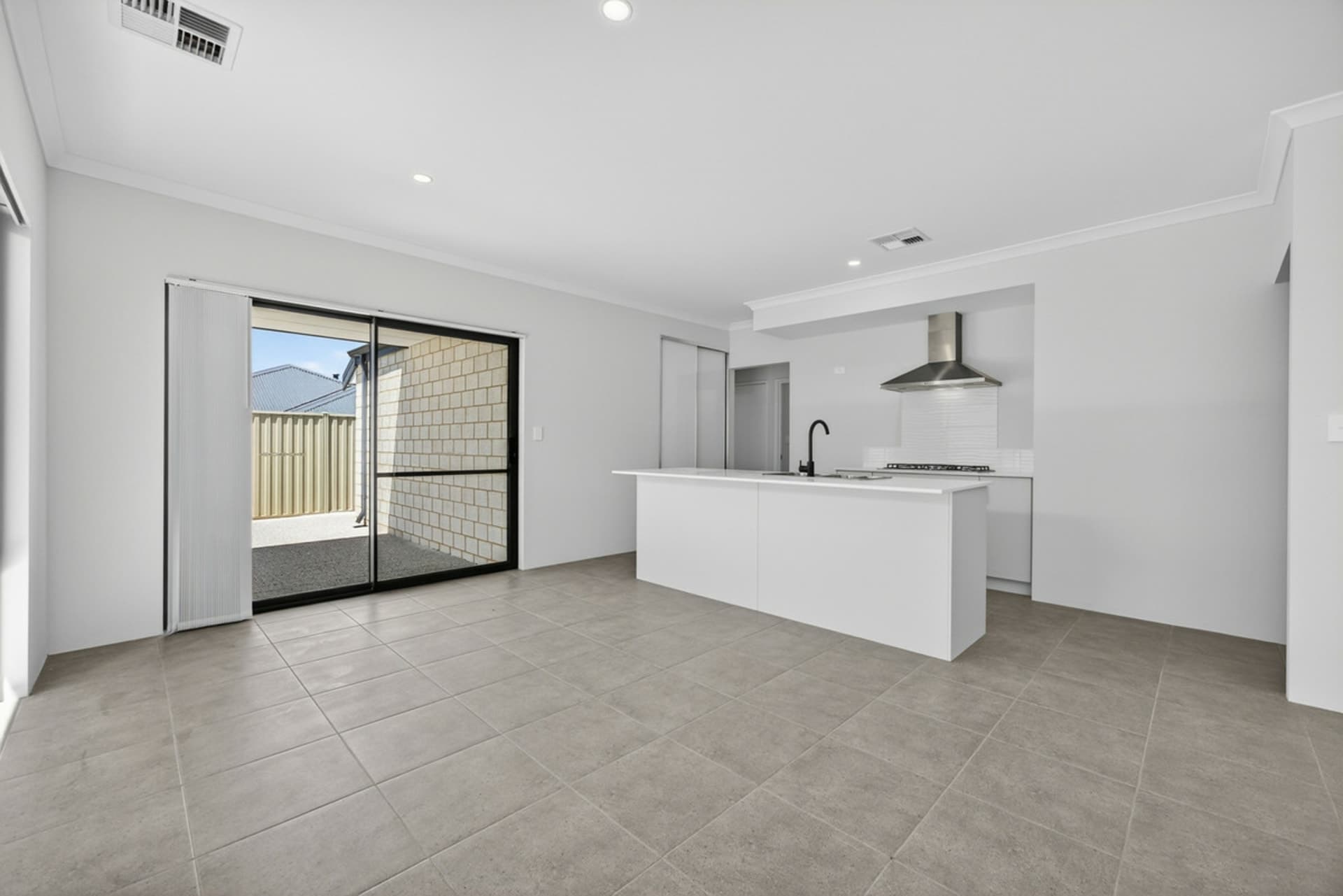 19 Caledon Street Golden Bay WA, Golden Bay - Thumbnail 4