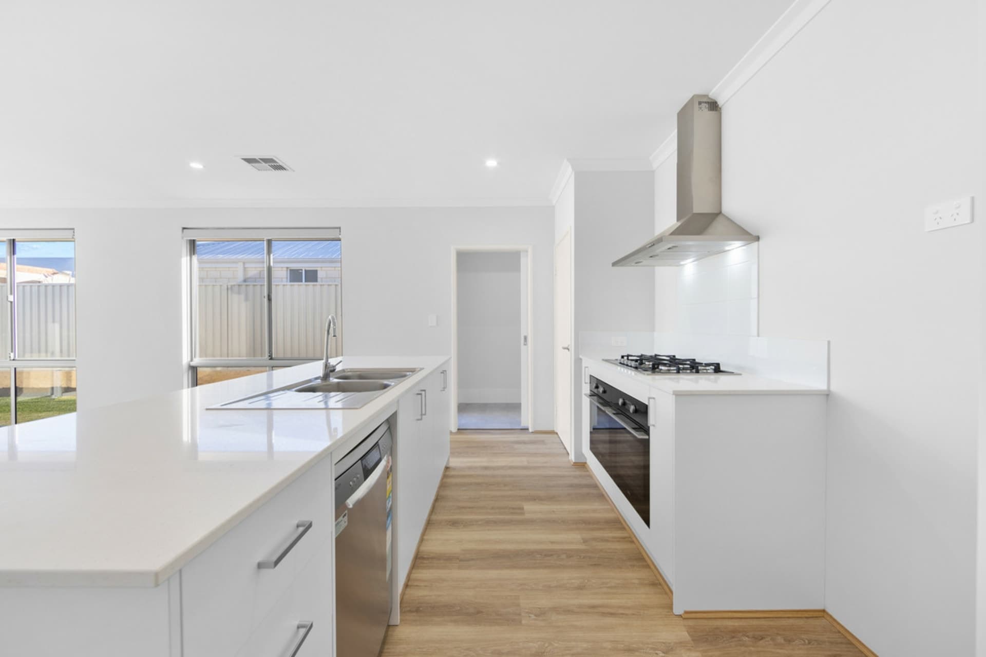 14 Caledon Street Golden Bay WA, Golden Bay - Thumbnail 5