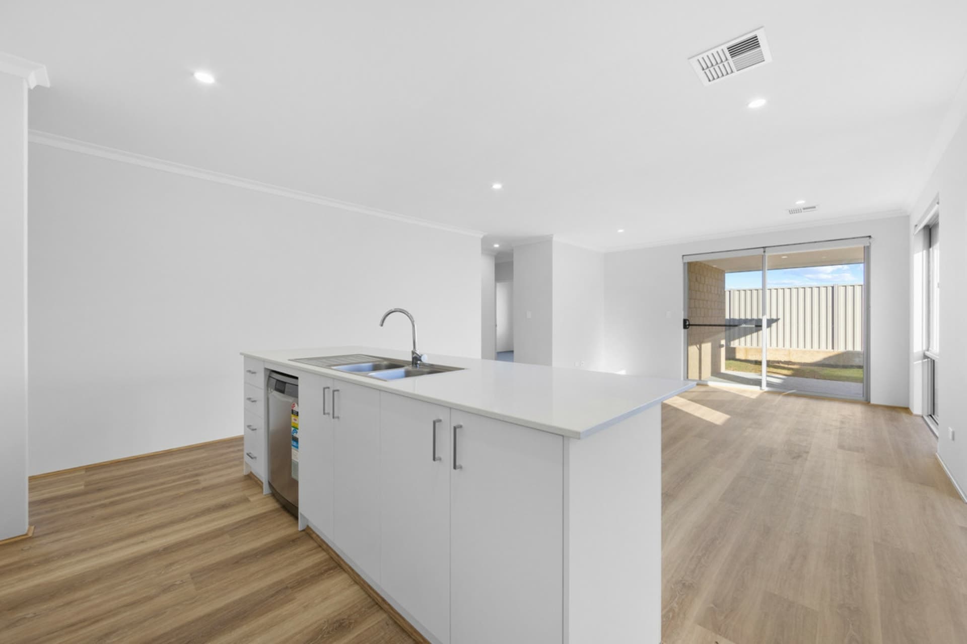 14 Caledon Street Golden Bay WA, Golden Bay - Thumbnail 6