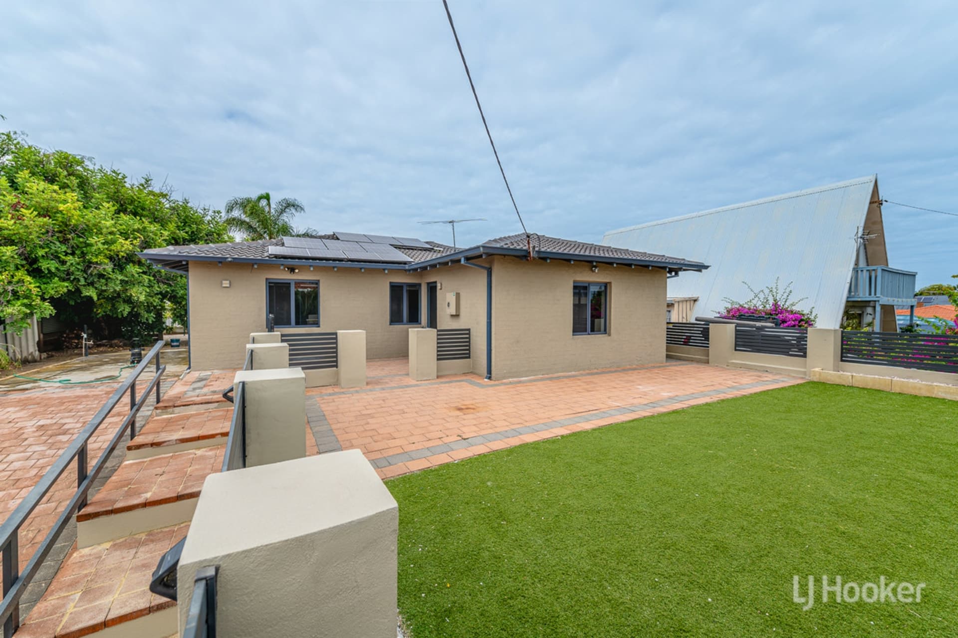 28 Karunjie Road Golden Bay WA, Golden Bay - Thumbnail 2