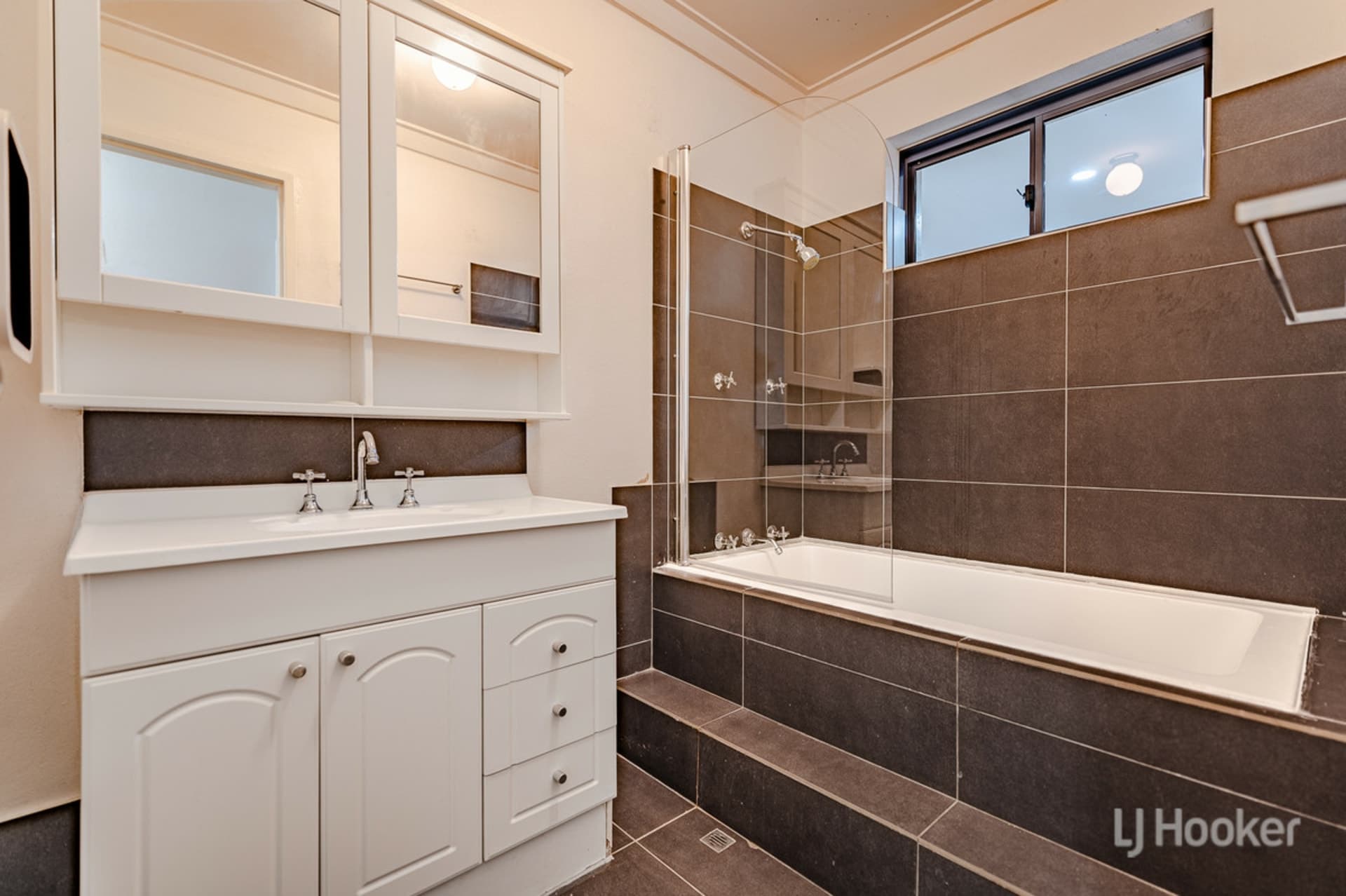 28 Karunjie Road Golden Bay WA, Golden Bay - Thumbnail 8