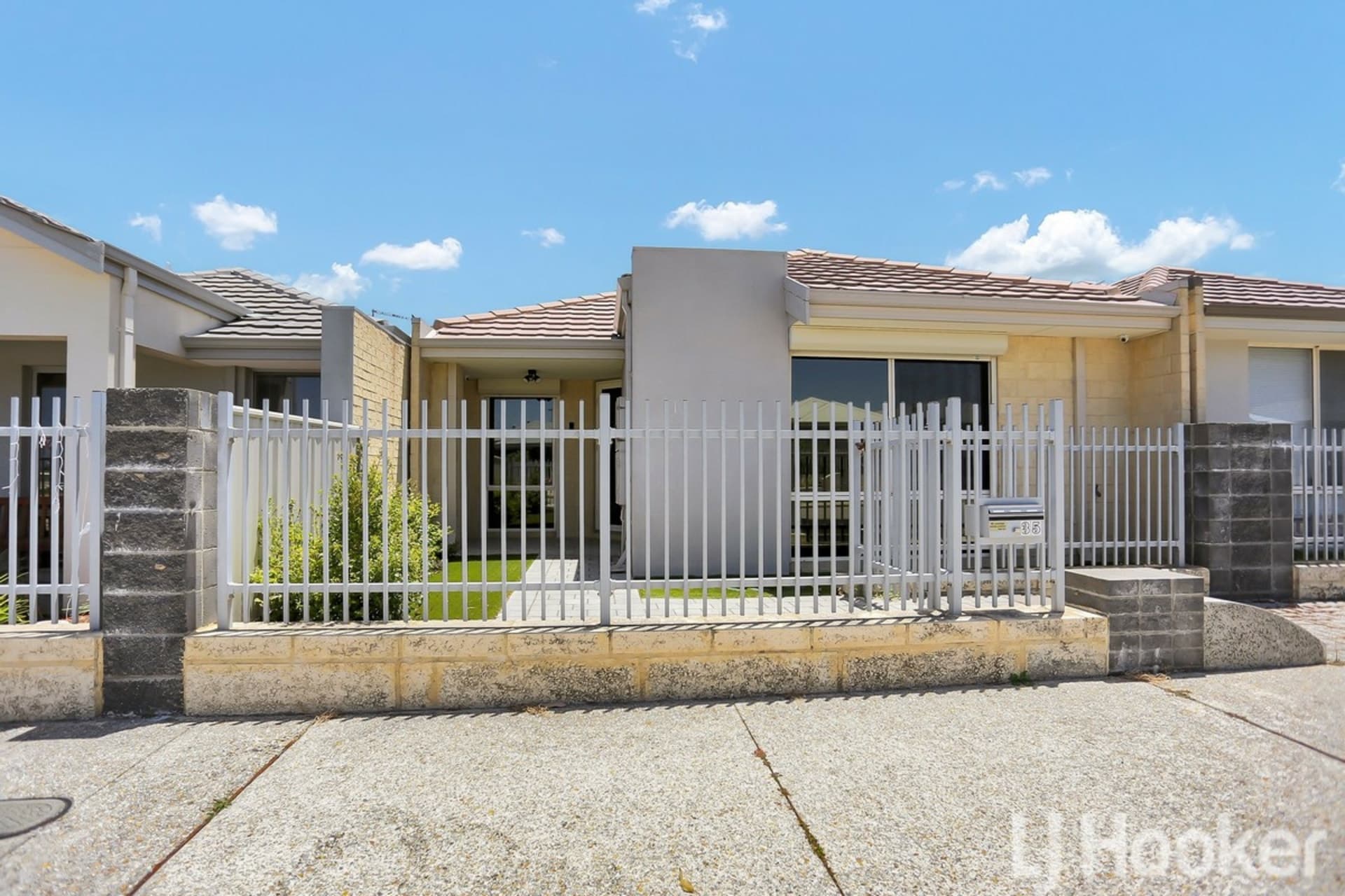 35 Adelong Avenue Golden Bay WA, Golden Bay - Thumbnail 2