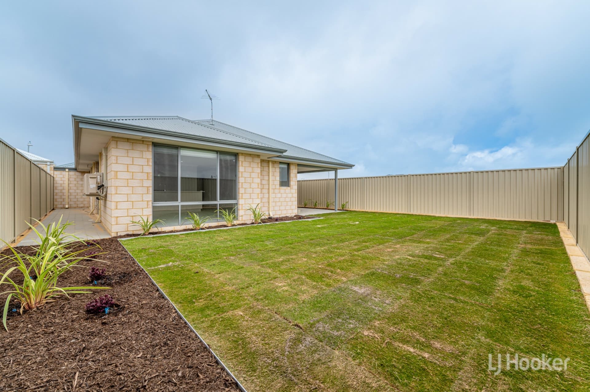 12 Arno Way Golden Bay WA, Golden Bay - Image 1