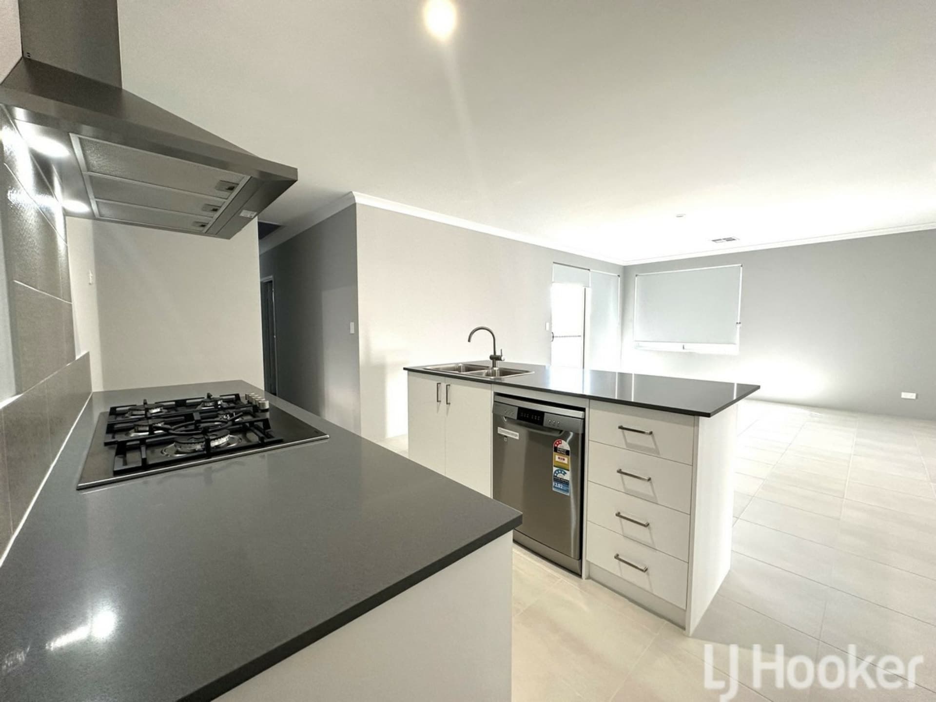 30 Yamarna Road Golden Bay WA, Golden Bay - Thumbnail 2