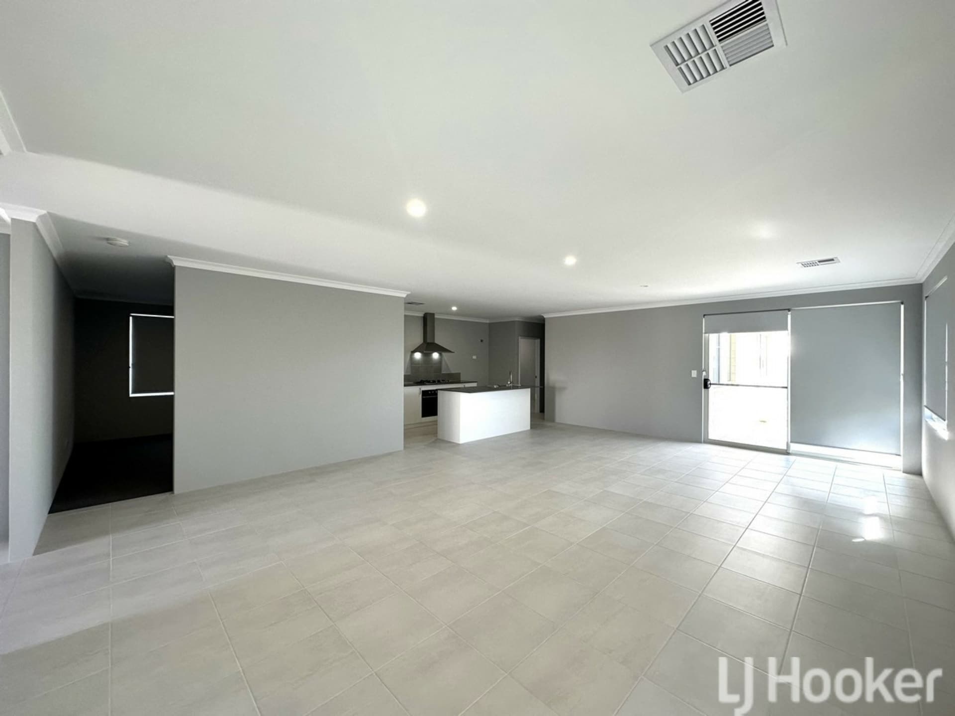 30 Yamarna Road Golden Bay WA, Golden Bay - Thumbnail 3