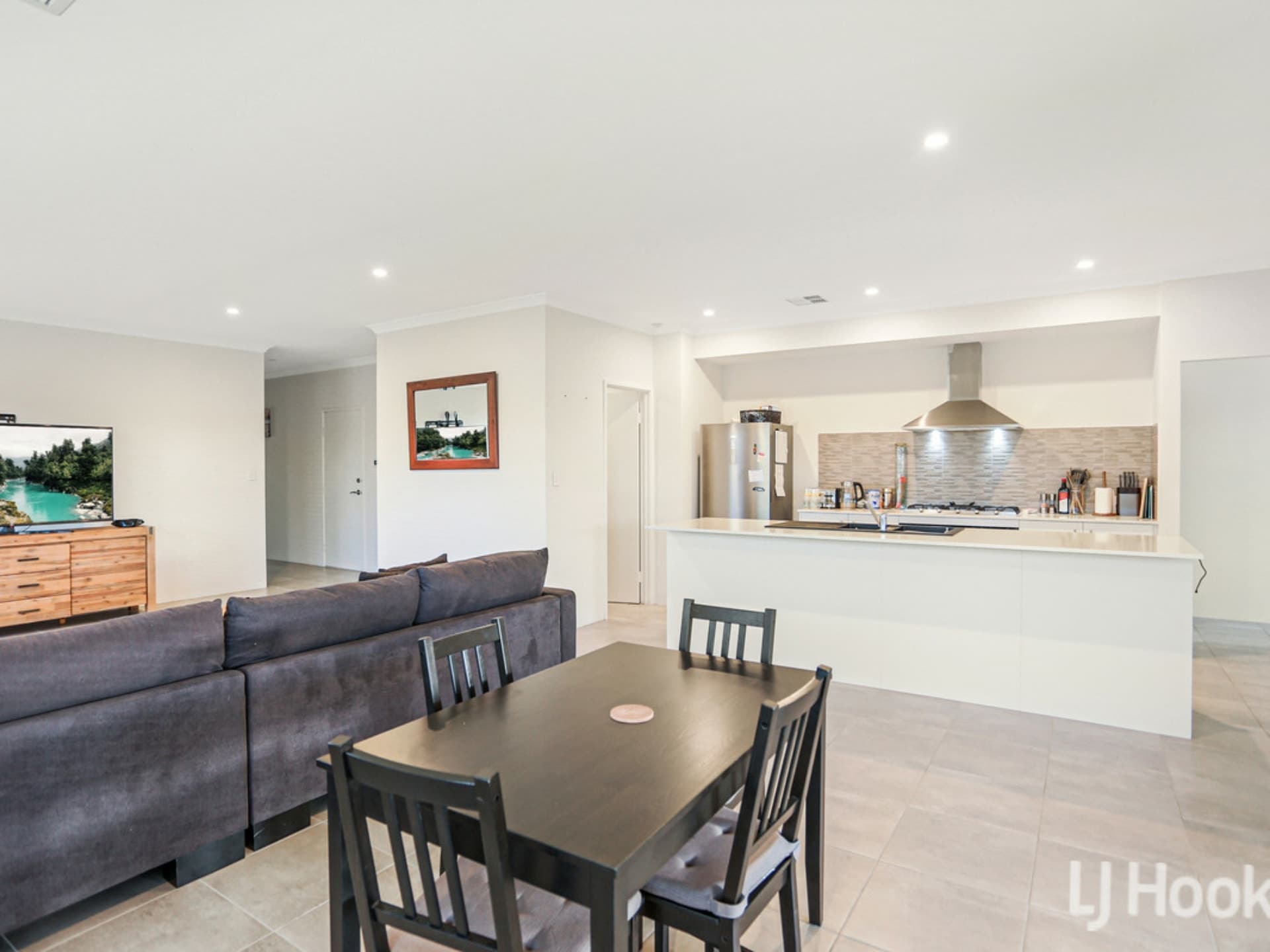 93 Noreena Avenue Golden Bay WA, Golden Bay - Thumbnail 6