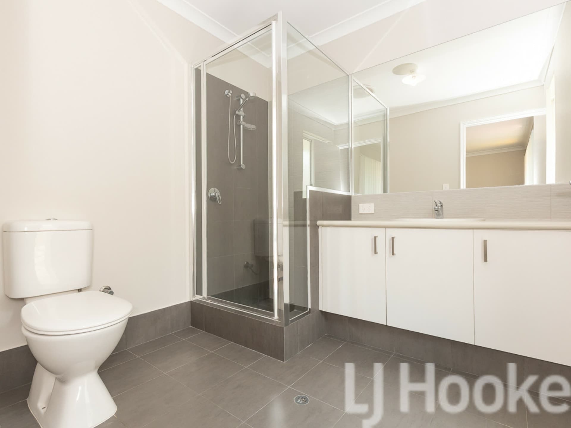 69 Adelong Avenue Golden Bay WA, Golden Bay - Thumbnail 3