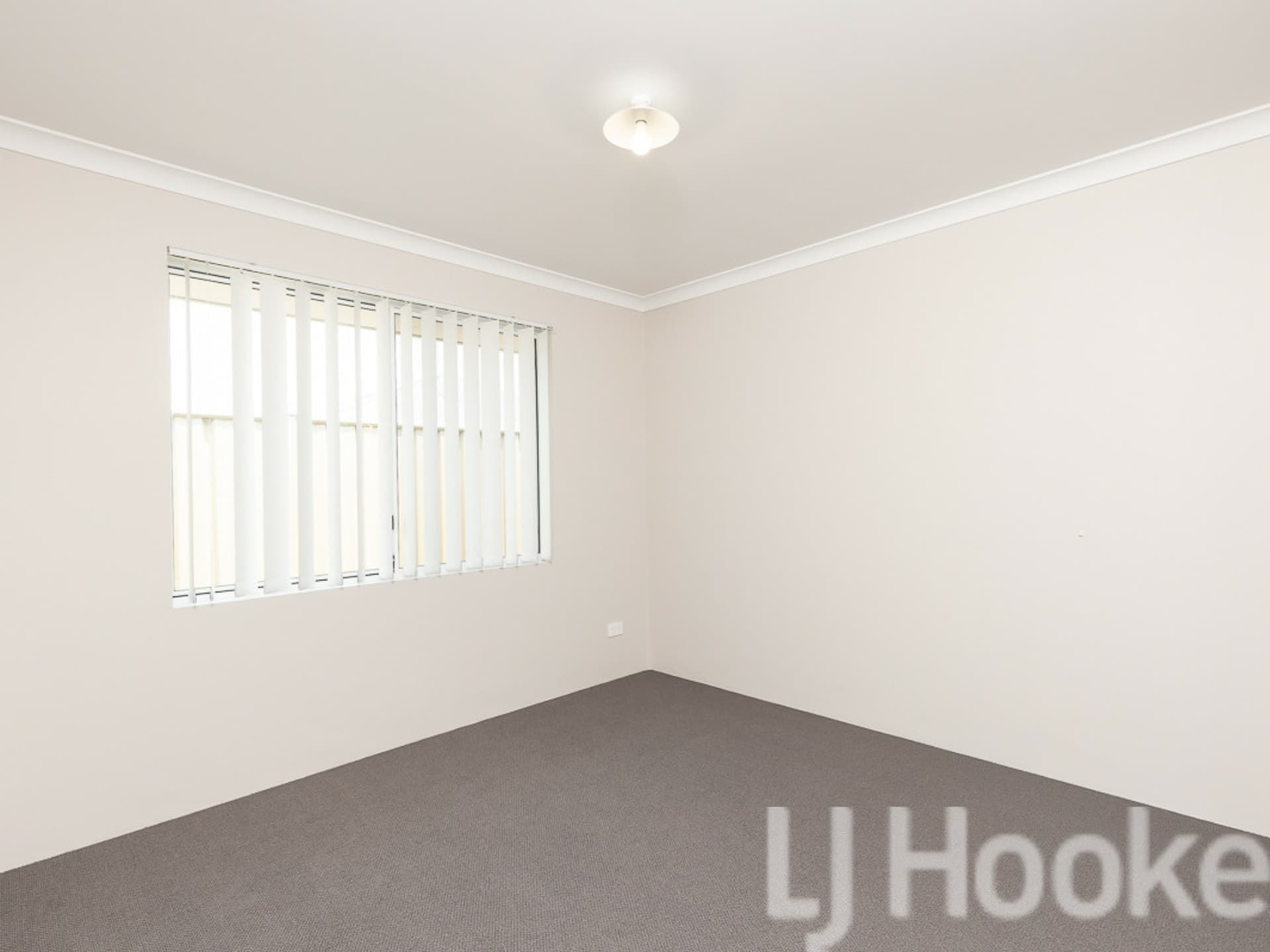 69 Adelong Avenue Golden Bay WA, Golden Bay - Thumbnail 4