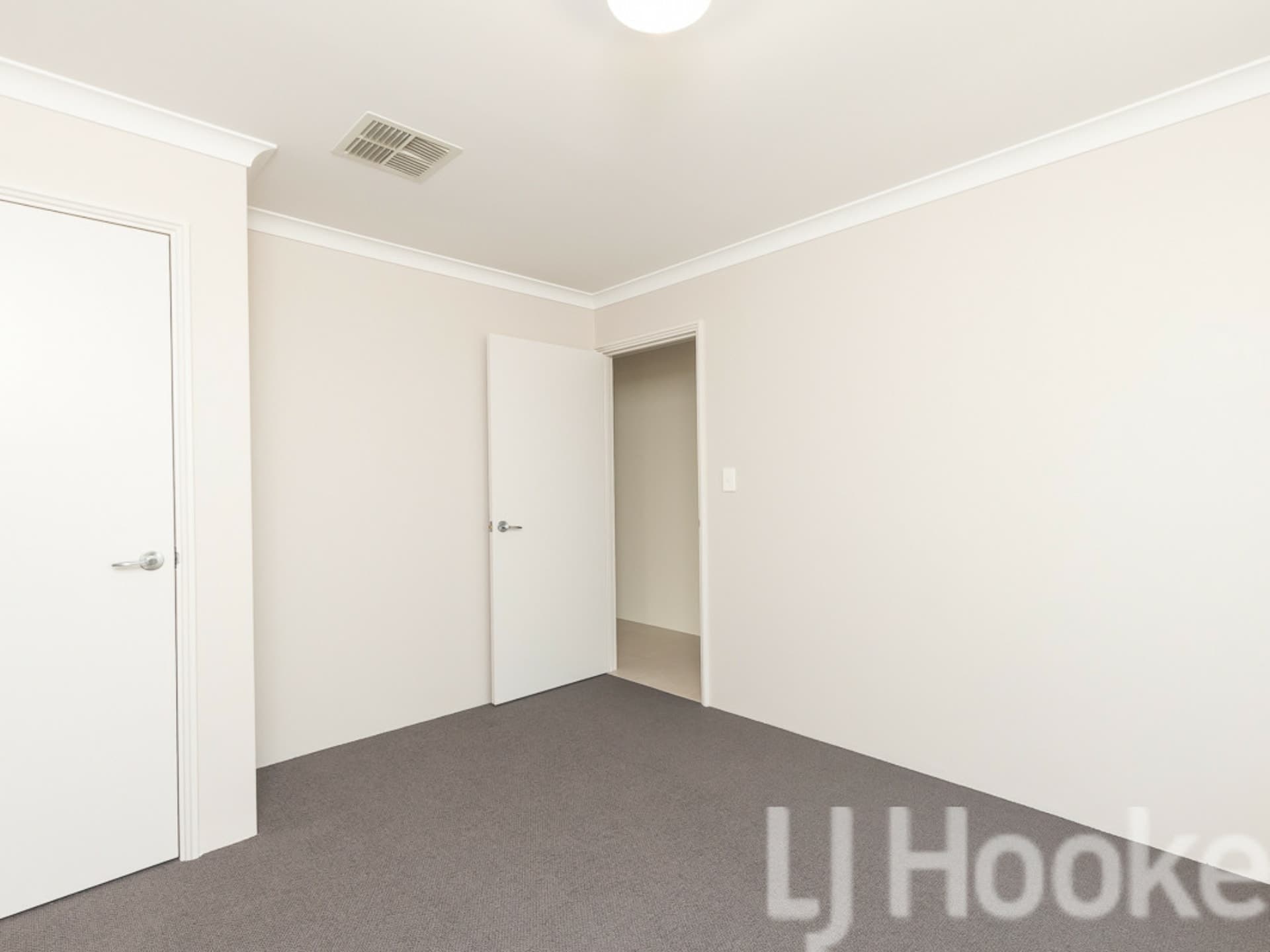 69 Adelong Avenue Golden Bay WA, Golden Bay - Thumbnail 5