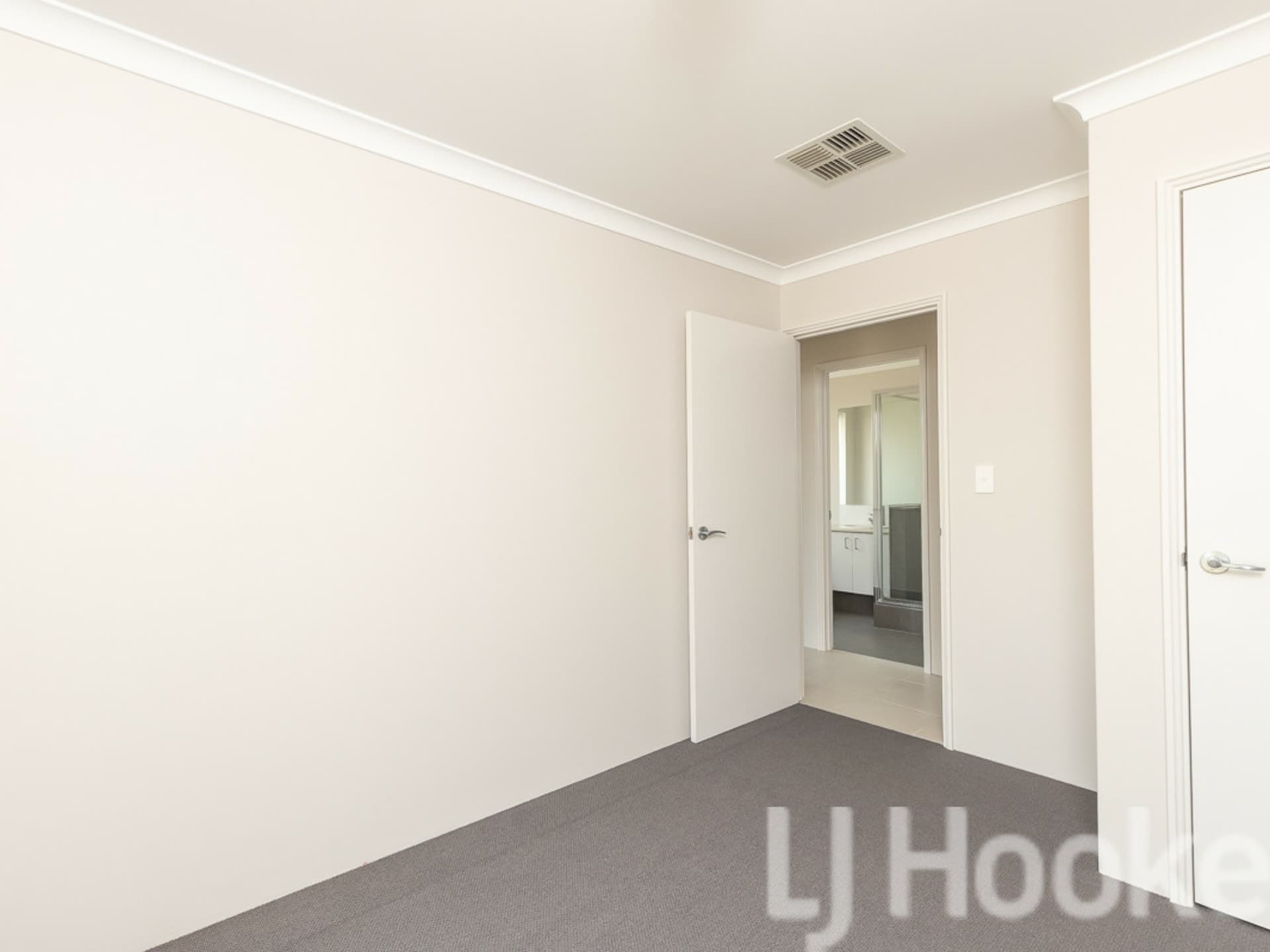 69 Adelong Avenue Golden Bay WA, Golden Bay - Thumbnail 7