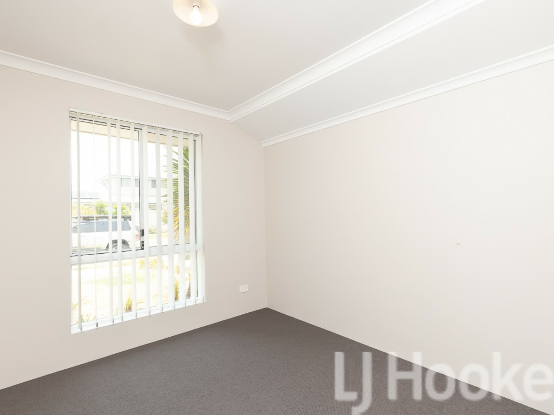 69 Adelong Avenue Golden Bay WA, Golden Bay - Thumbnail 8