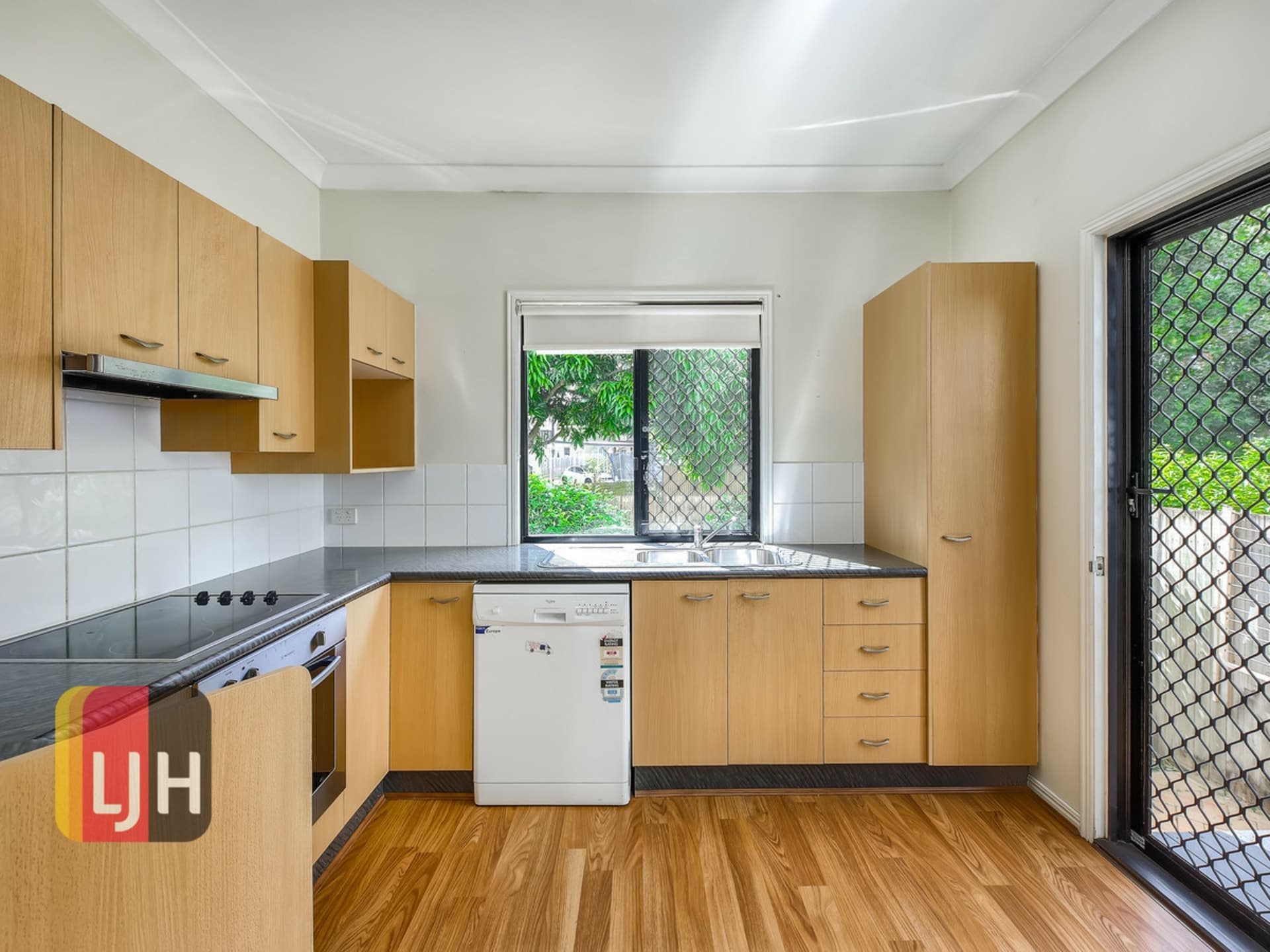 Townhouse 6/63 Barron Street, Gordon Park, Gordon Park - Thumbnail 4