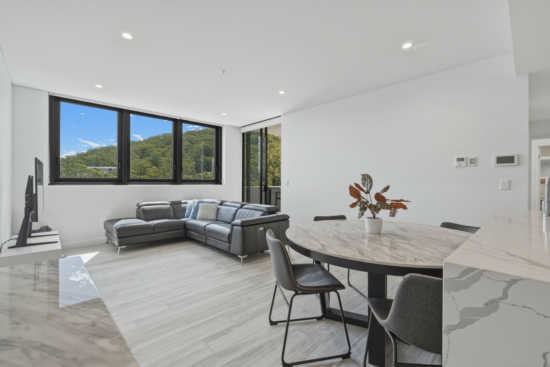 W801/108 Donnison Street, Gosford, Gosford - Thumbnail 6