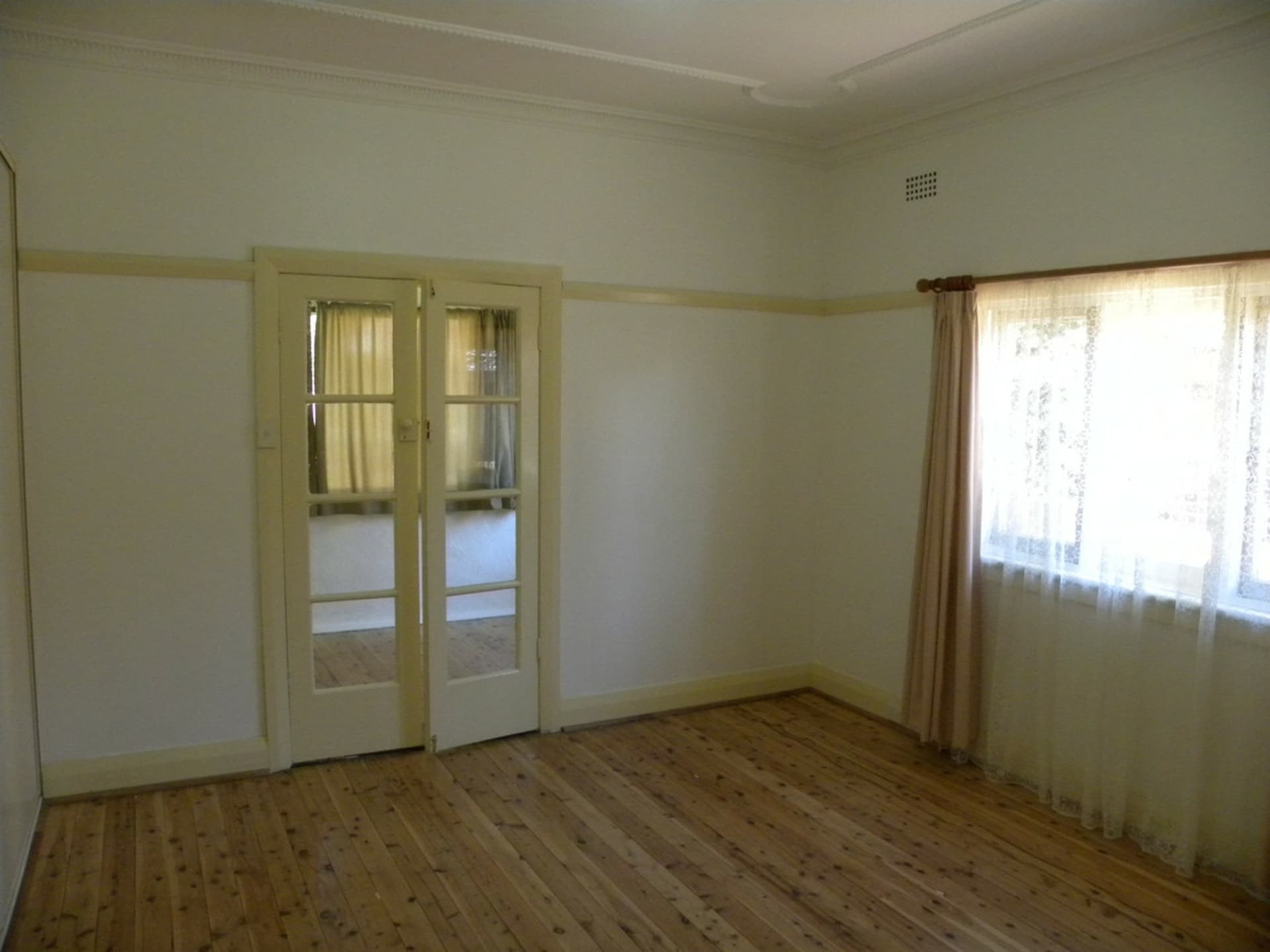 10 York Street Gosford NSW, Gosford - Thumbnail 7