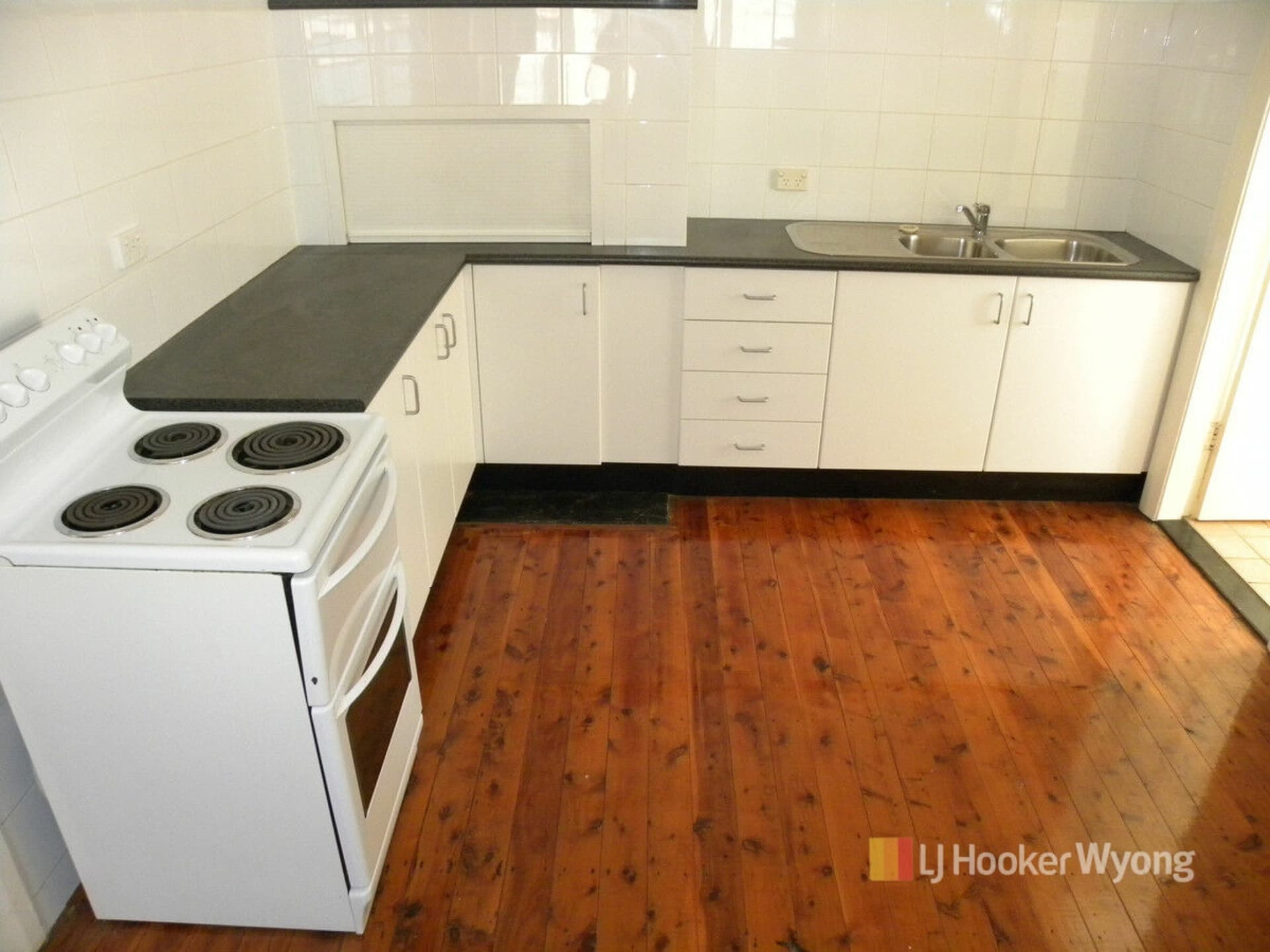 12 York Street Gosford NSW, Gosford - Thumbnail 3