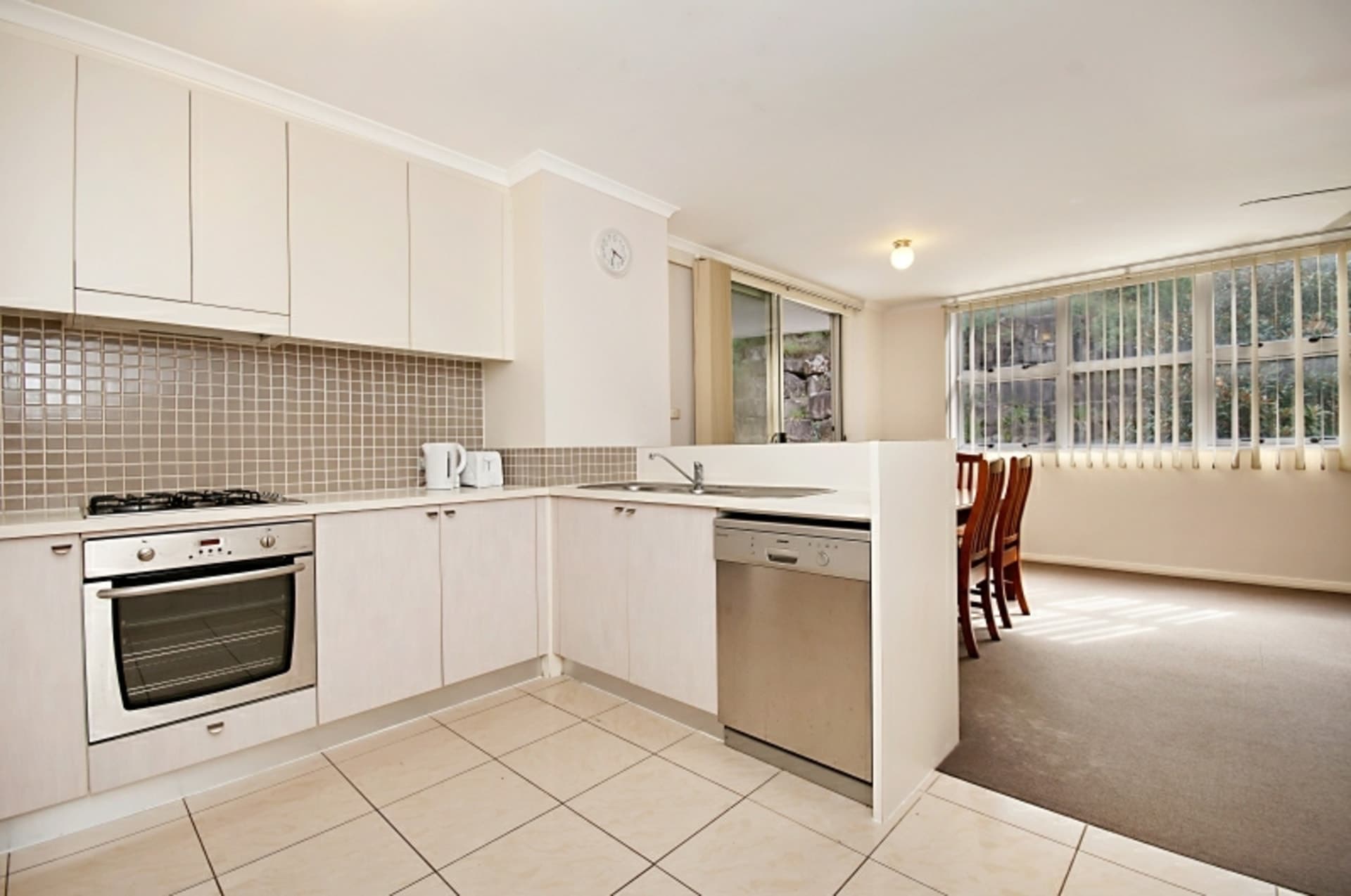 211/80 John Whiteway Drive Gosford NSW, Gosford - Thumbnail 2