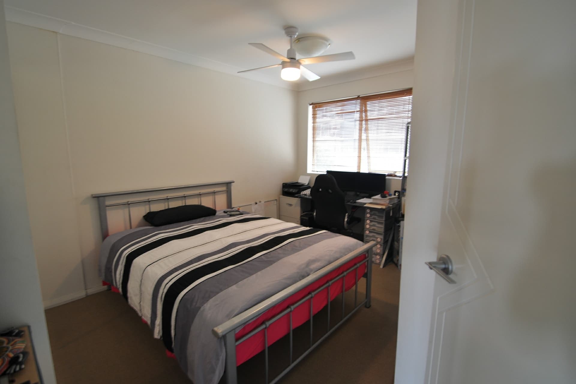 45/92, Gosford - Thumbnail 5