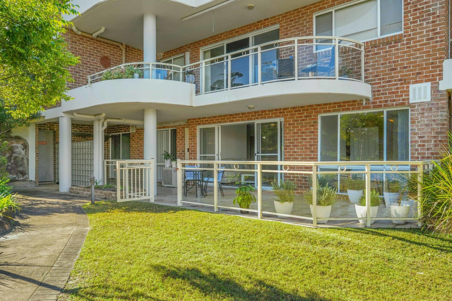 1/73, Gosford - Image 1