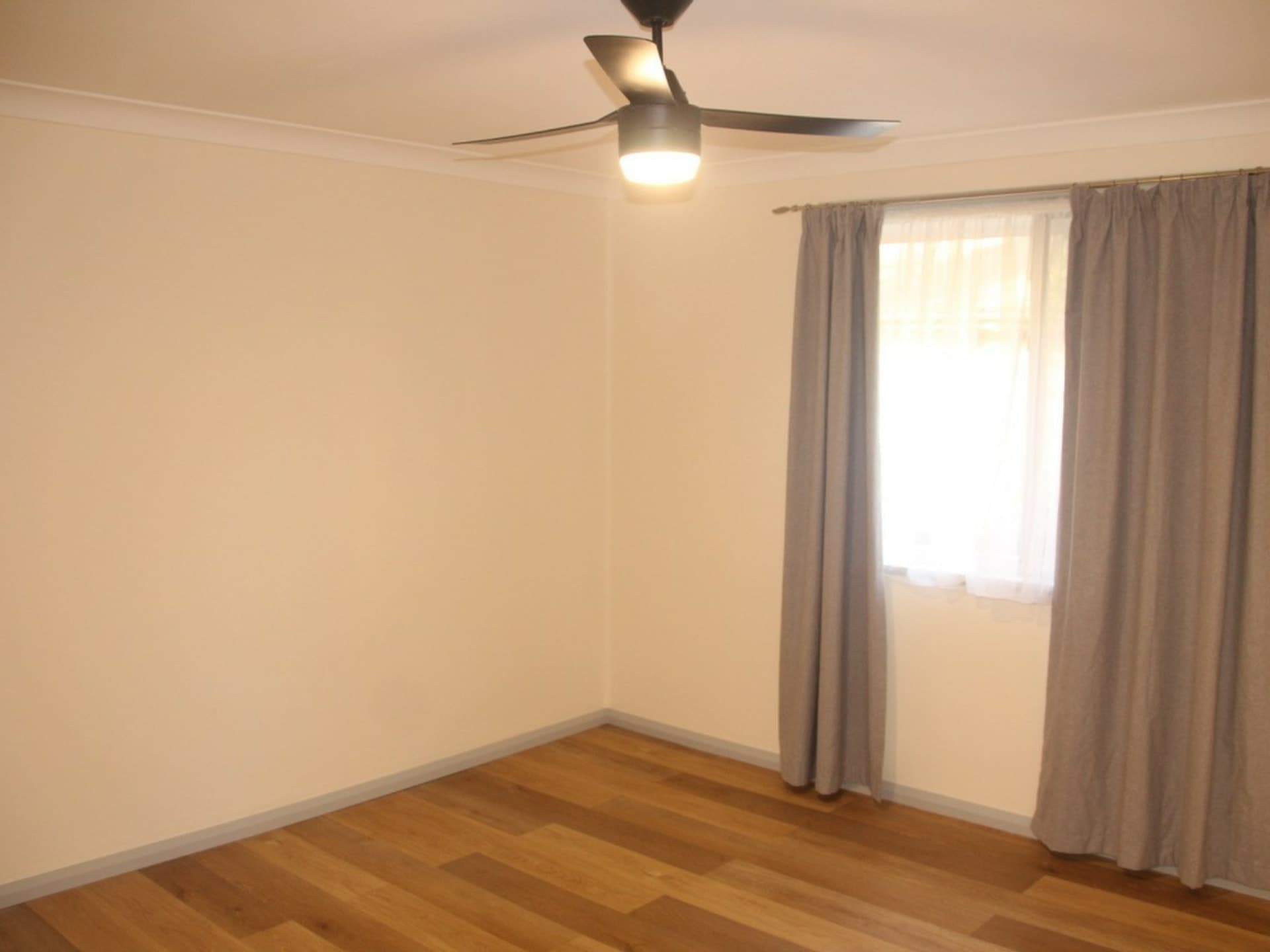 2/12 Sinclair Street Gosford NSW, Gosford - Image 1