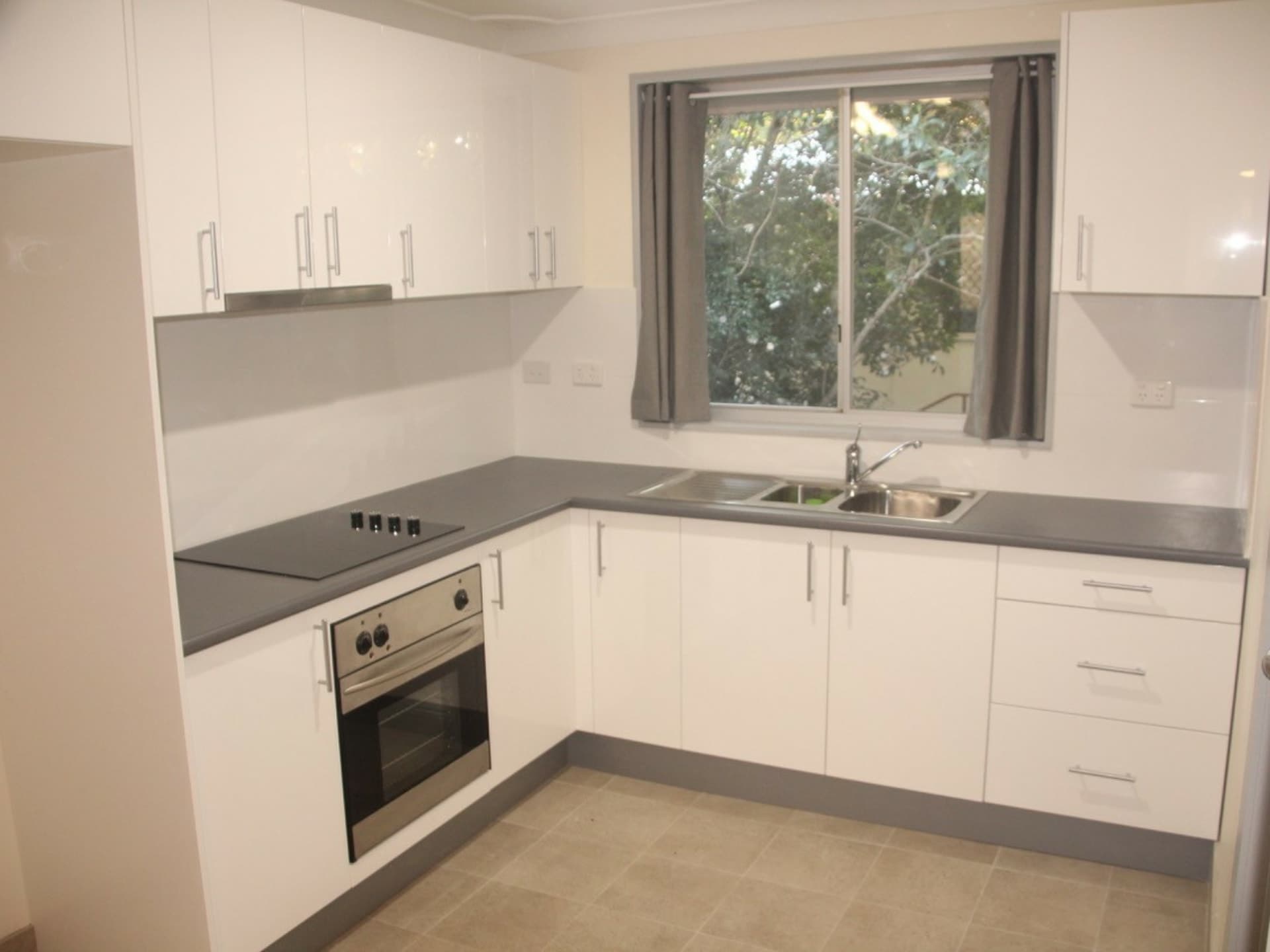 2/12 Sinclair Street Gosford NSW, Gosford - Thumbnail 3