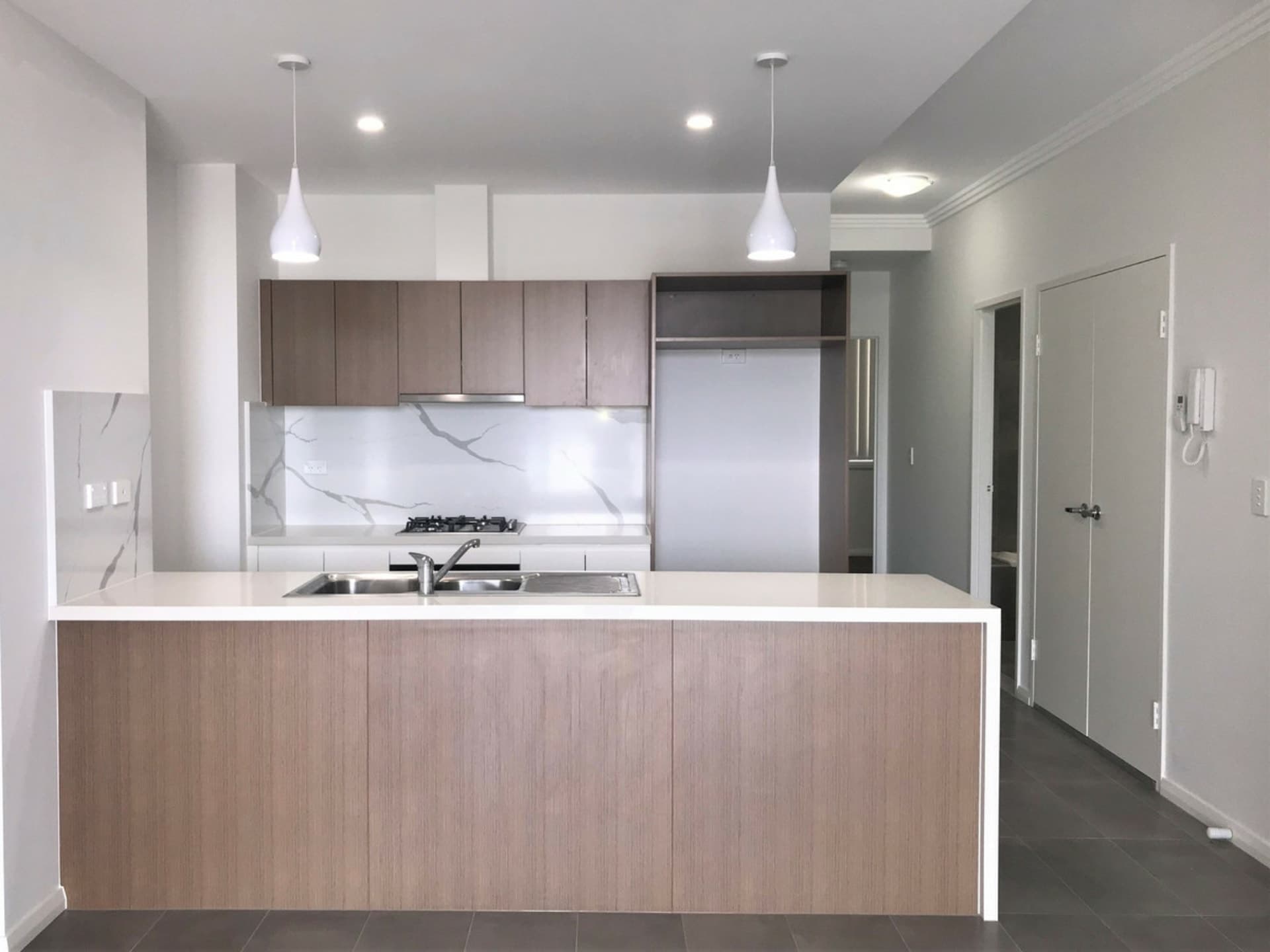 55/6, Gosford - Thumbnail 2