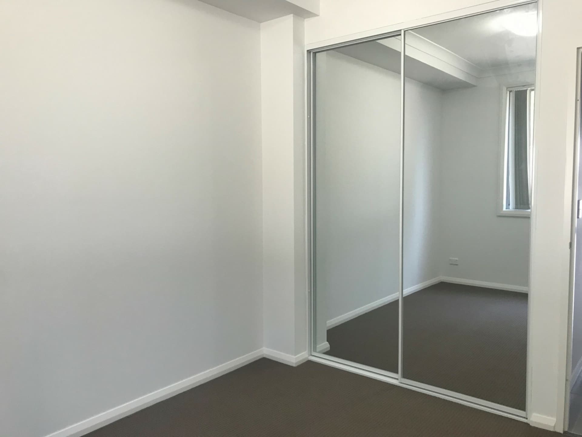 55/6, Gosford - Thumbnail 4