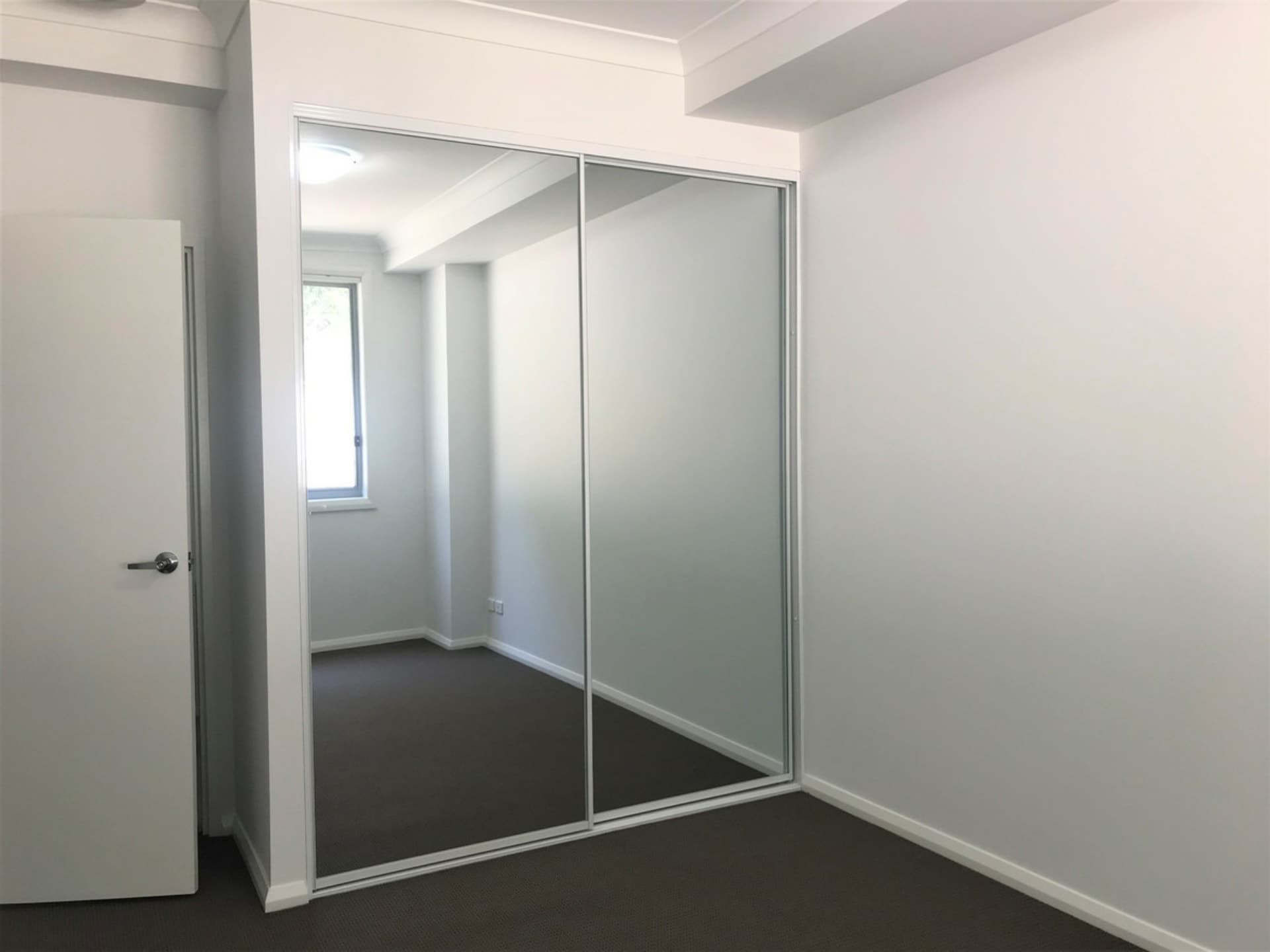 55/6, Gosford - Thumbnail 5