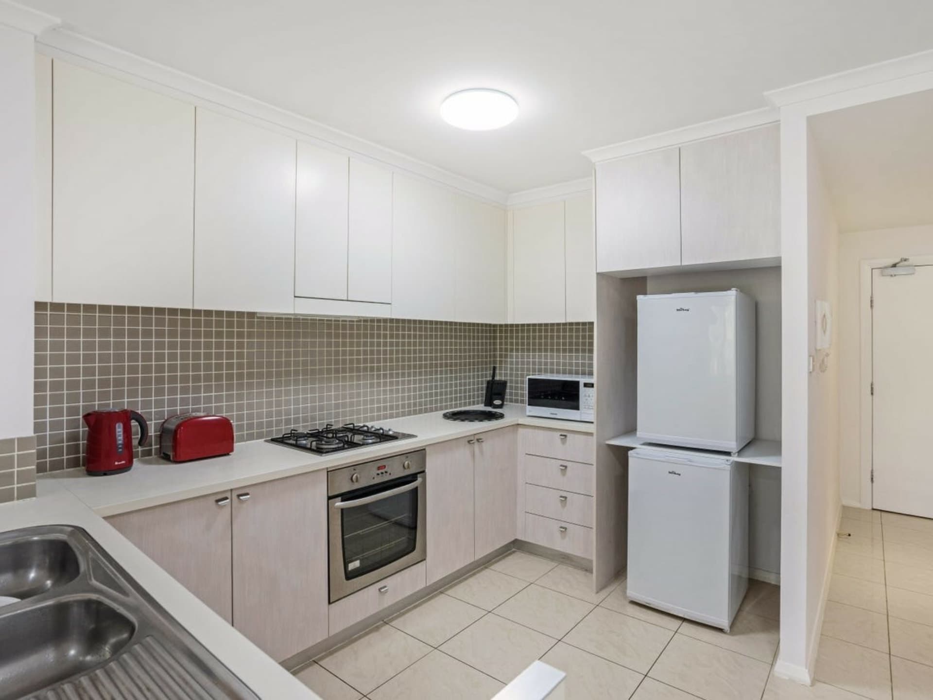 454/80 John Whiteway Drive Gosford NSW, Gosford - Thumbnail 3