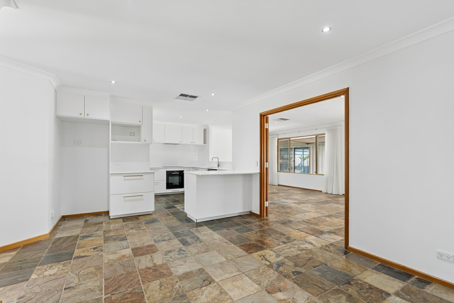 11 Bilby Place Gosnells WA, Gosnells - Thumbnail 3