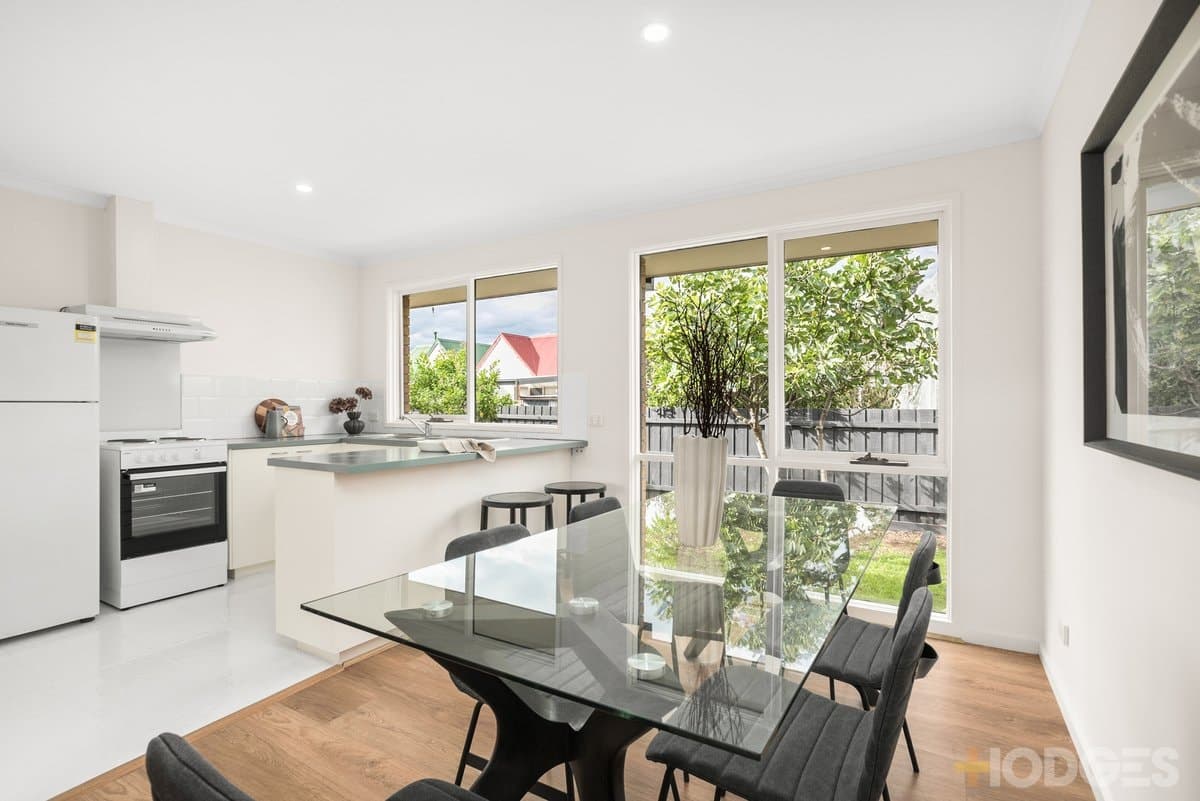 2 / 30 Cambro Road, Clayton, VIC, 3168, Clayton - Thumbnail 2