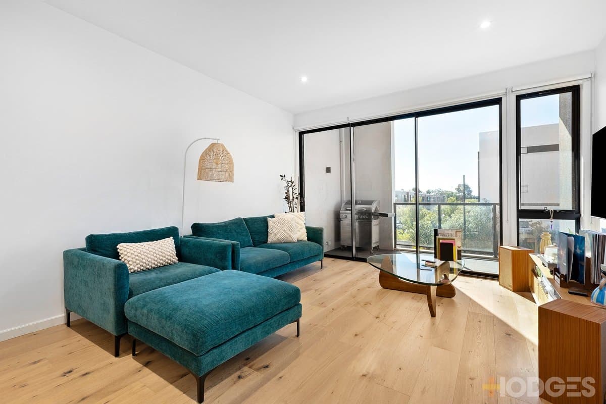 2 / 2 Bellevue Road, Cheltenham, VIC, 3192, Cheltenham - Thumbnail 2