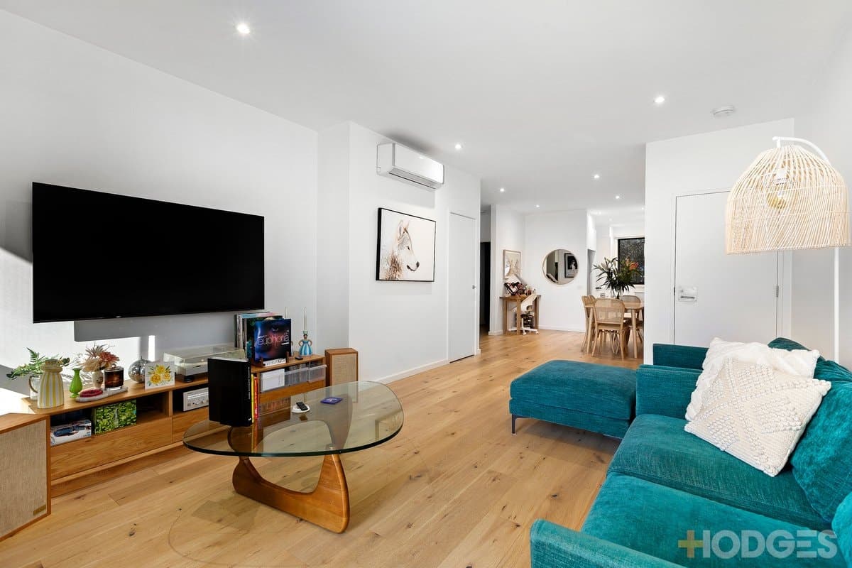 2 / 2 Bellevue Road, Cheltenham, VIC, 3192, Cheltenham - Thumbnail 3