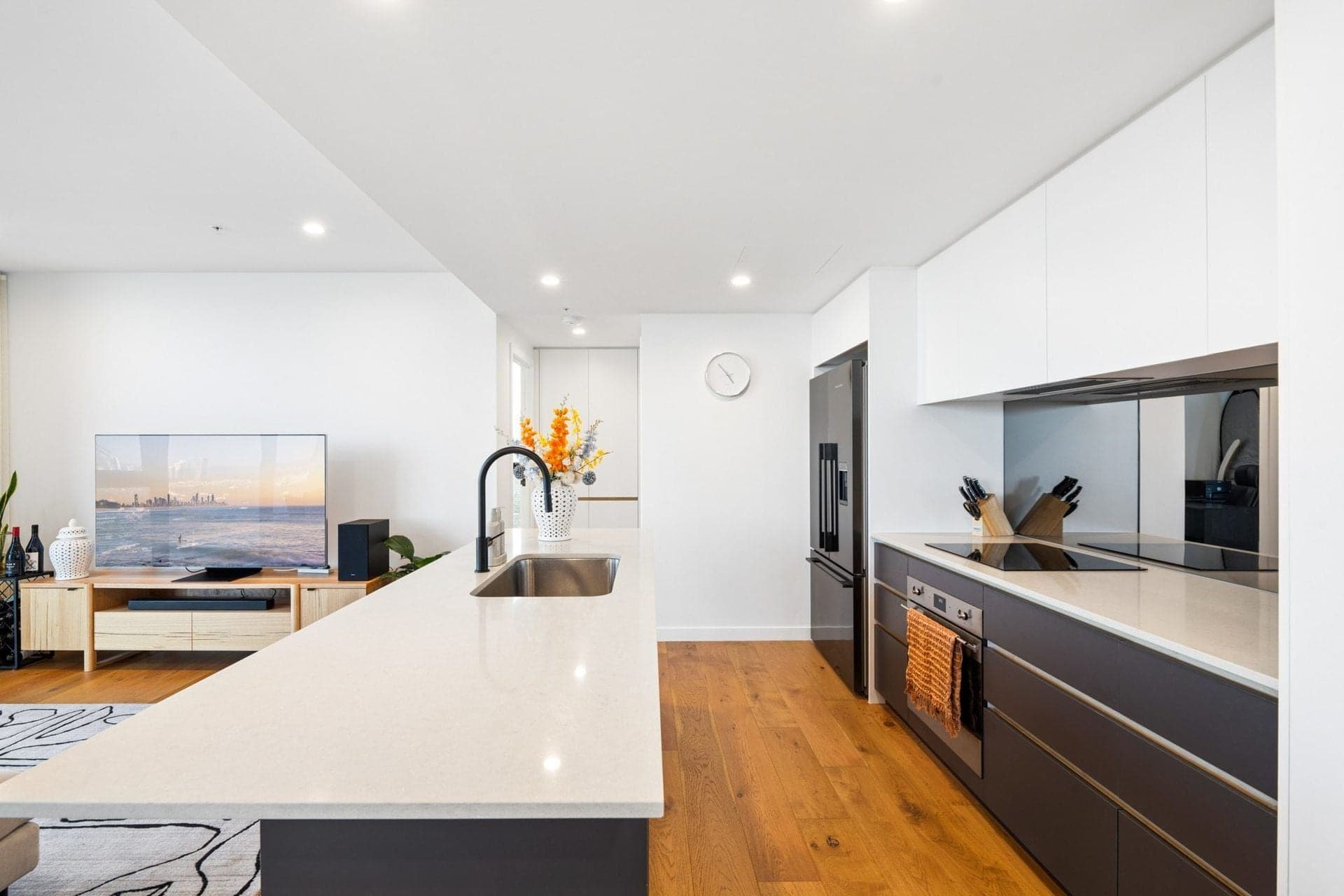 1231/7 Quarter Lane, Southport - Thumbnail 5