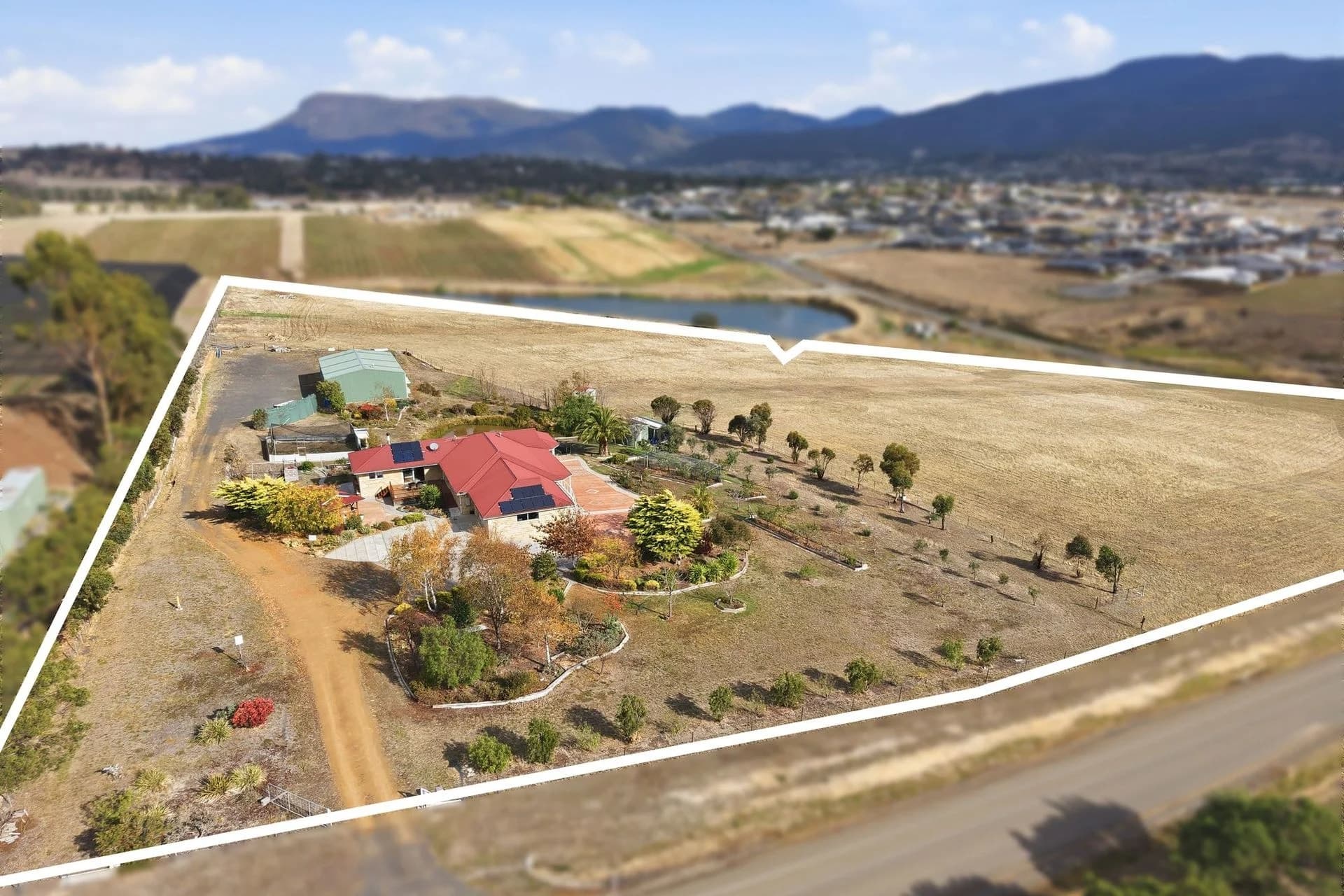 26 Harvest Lane, Old Beach - Thumbnail 2