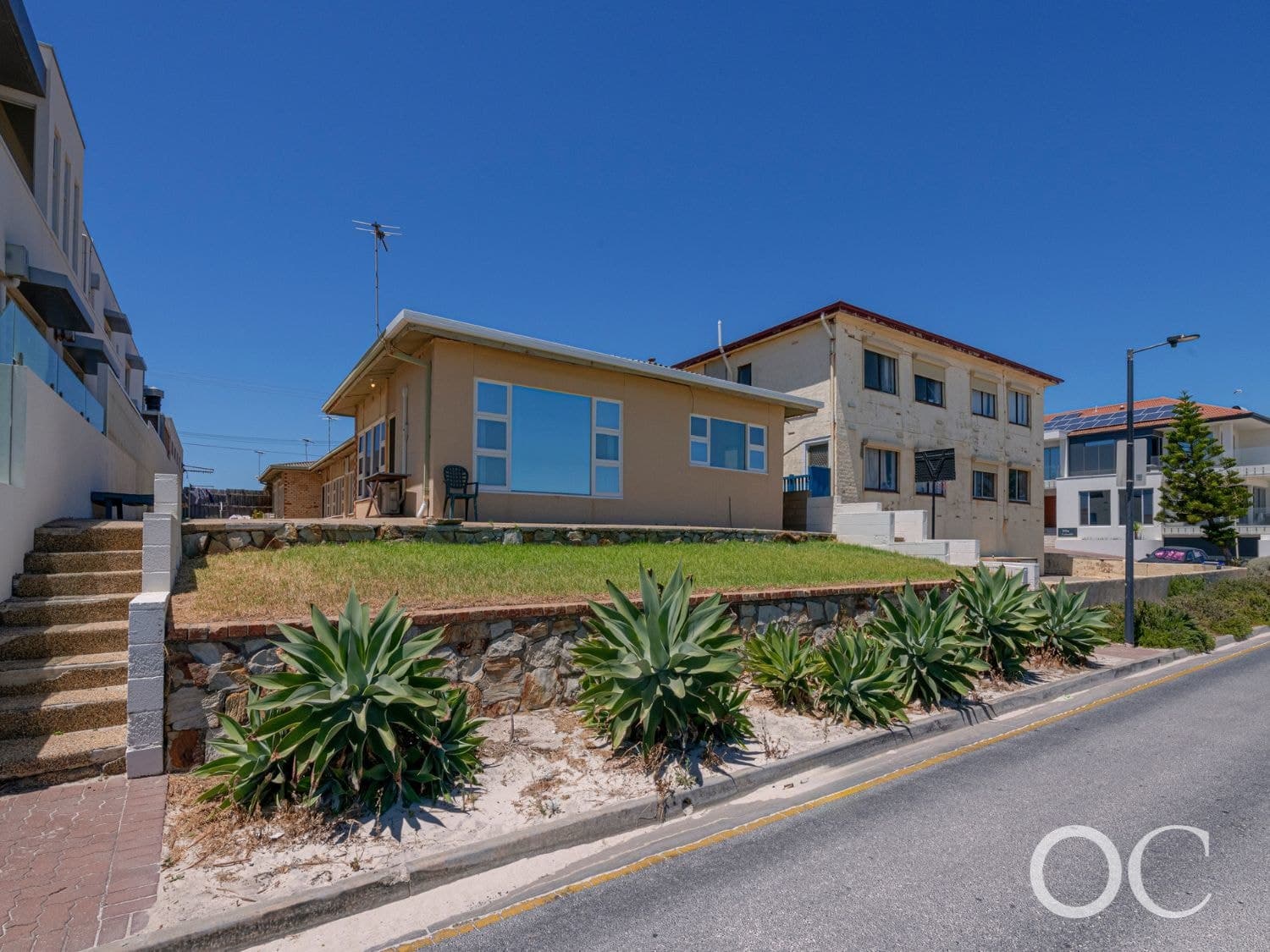 1/305 Esplanade, Henley Beach - Thumbnail 2