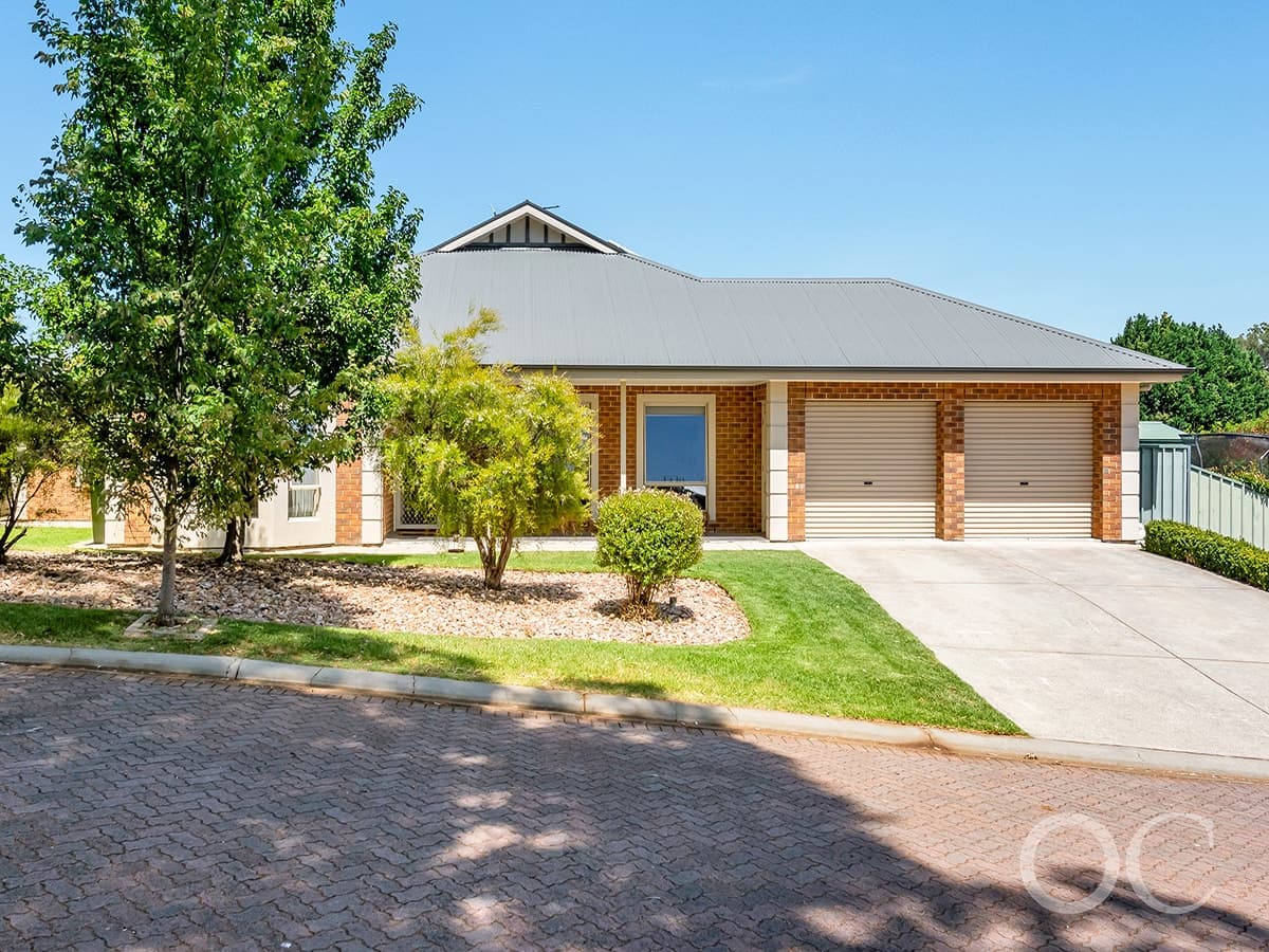 14 Tara Court, Littlehampton - Image 1