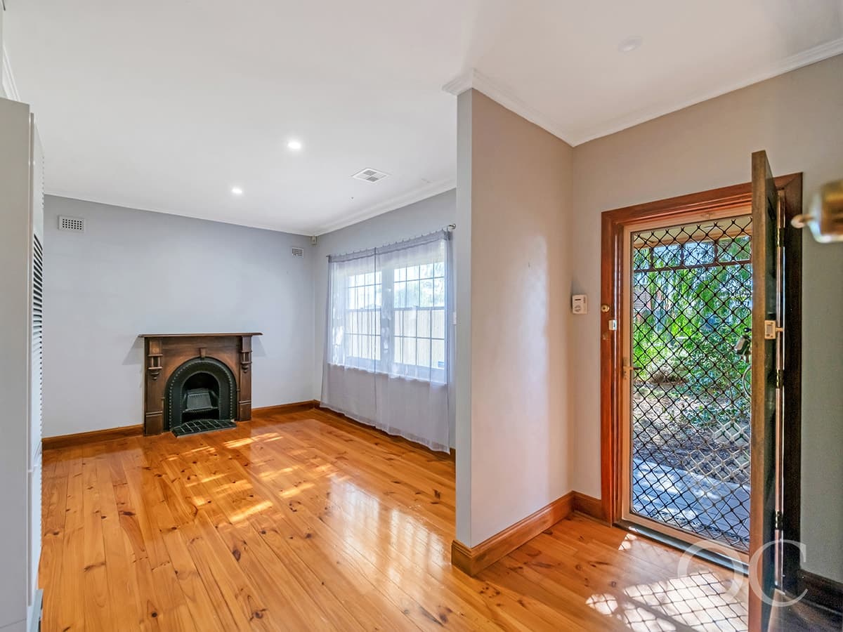 6 Lowry Street, Fulham - Thumbnail 2