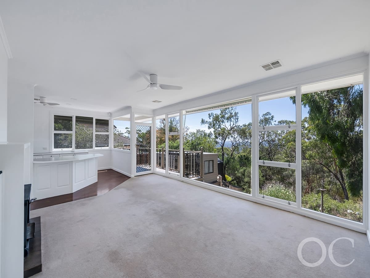 16 Centre Way, Belair - Thumbnail 2