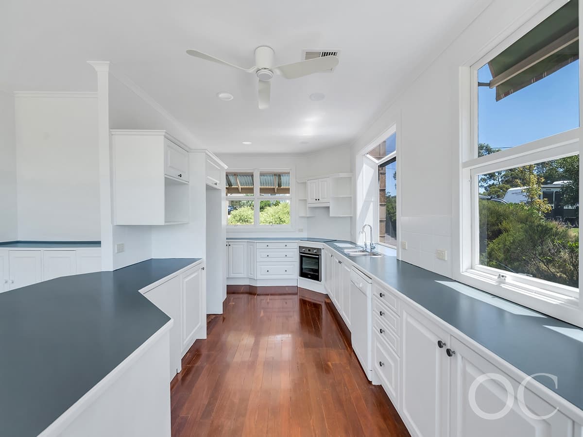 16 Centre Way, Belair - Thumbnail 6