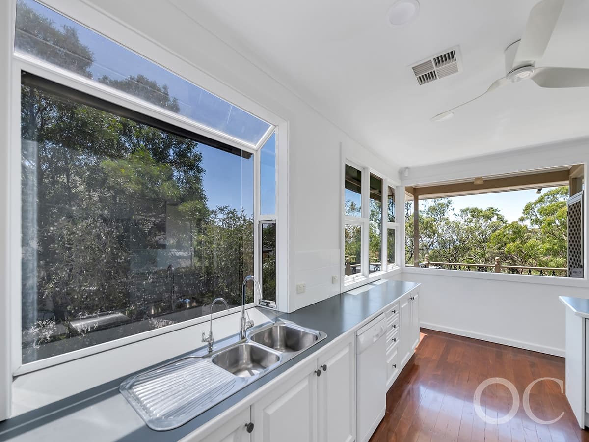 16 Centre Way, Belair - Thumbnail 7