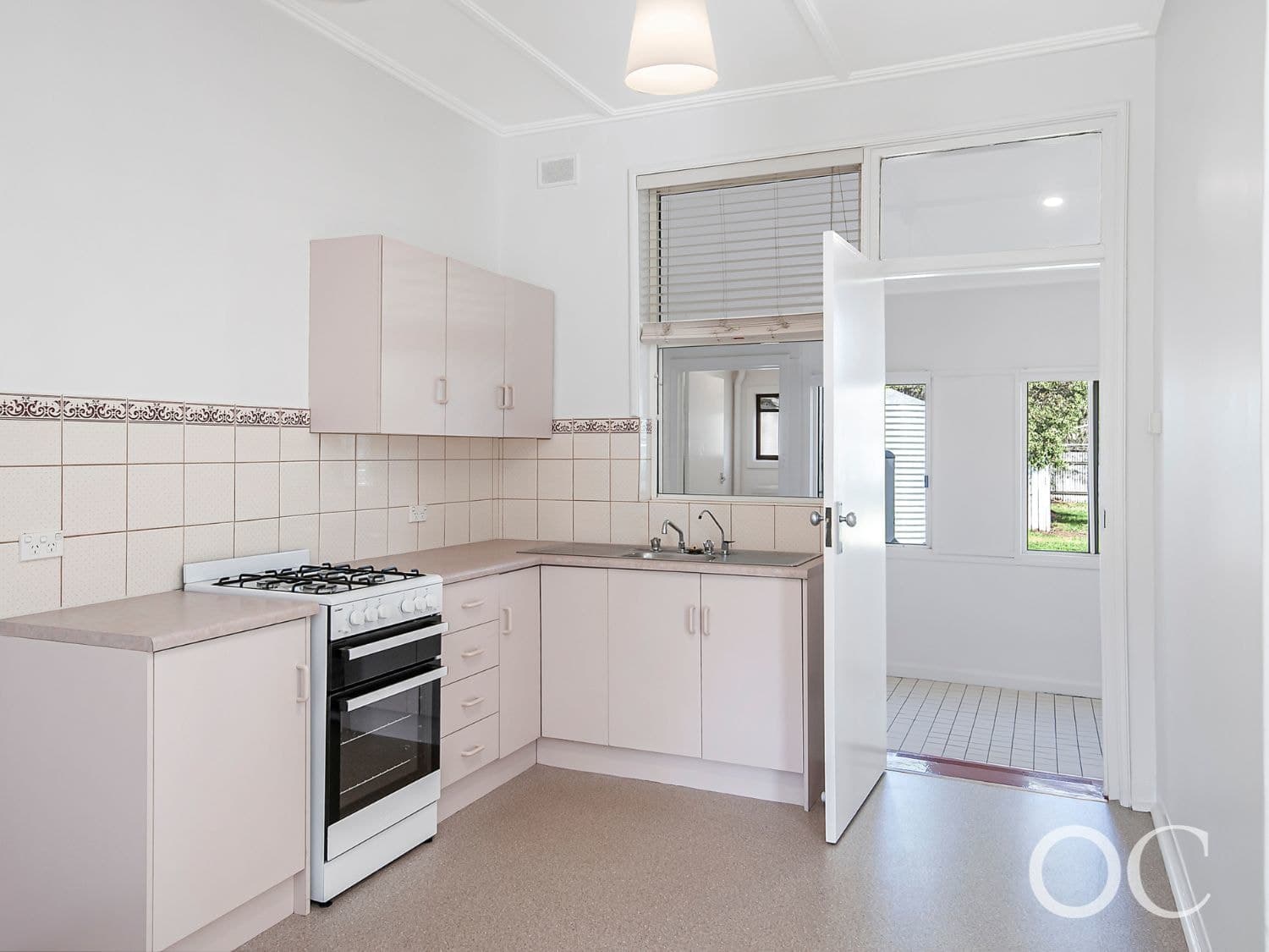 22 Simpson Avenue, Devon Park - Thumbnail 5