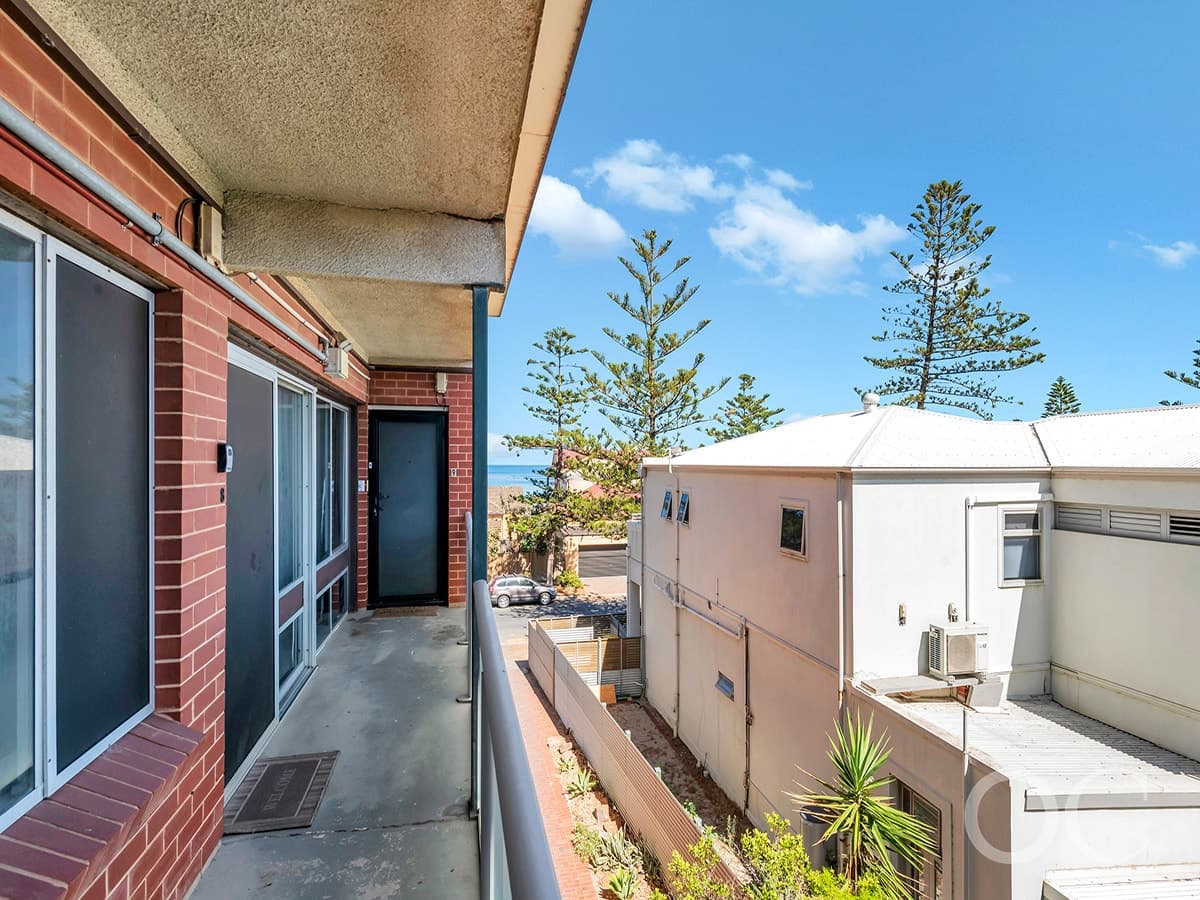 8/576 Seaview Road, Grange - Image 1