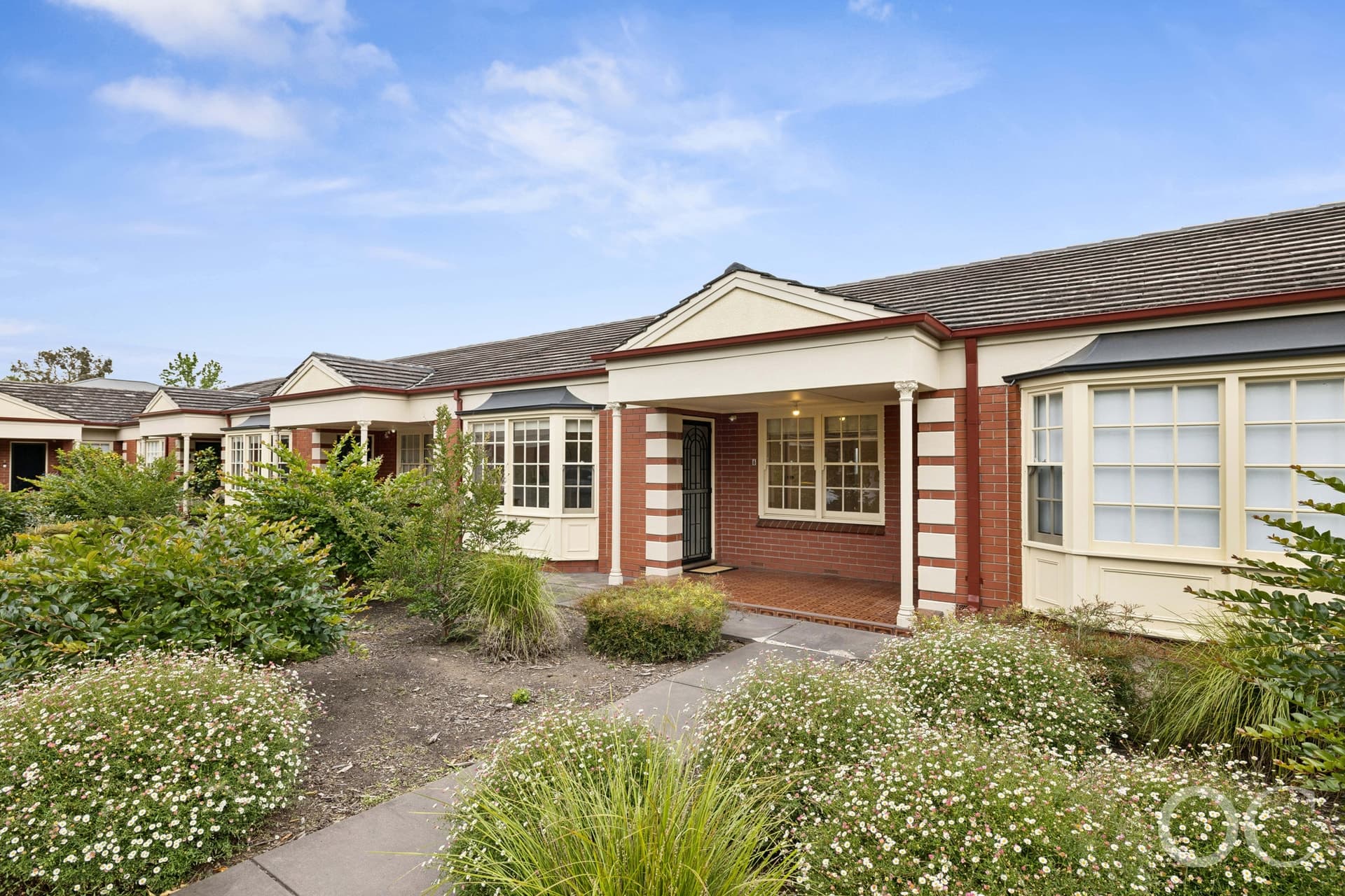 6/26 Commercial Road, Hyde Park - Image 1
