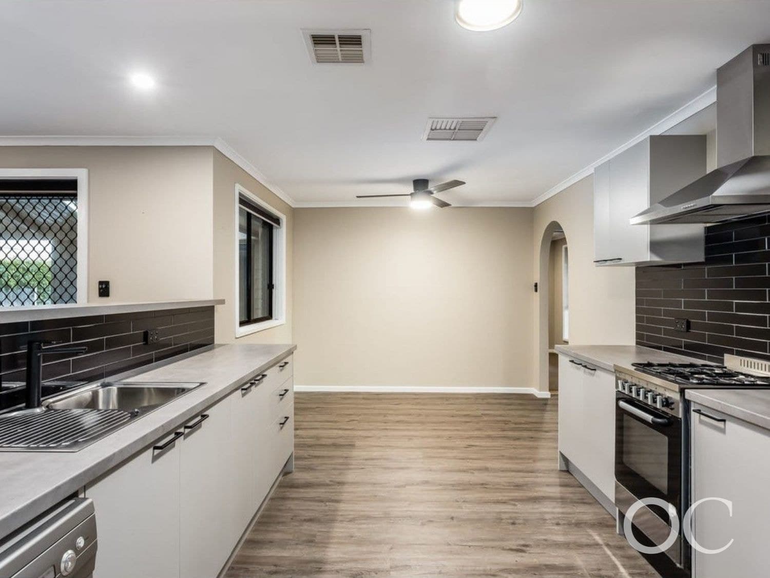 11 President Avenue, Andrews Farm - Thumbnail 7