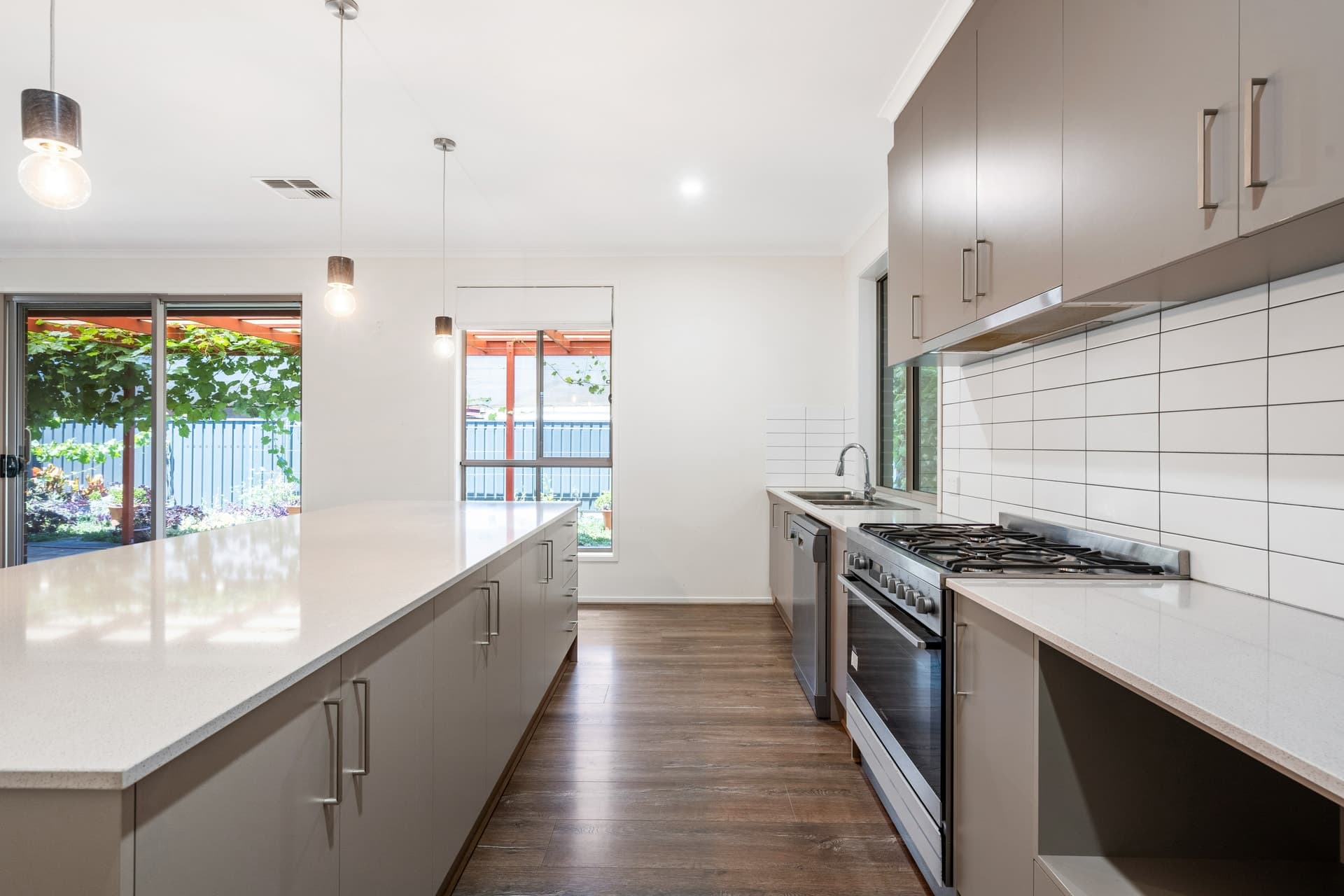 14 Kingsford Smith Street, Modbury Heights - Thumbnail 3